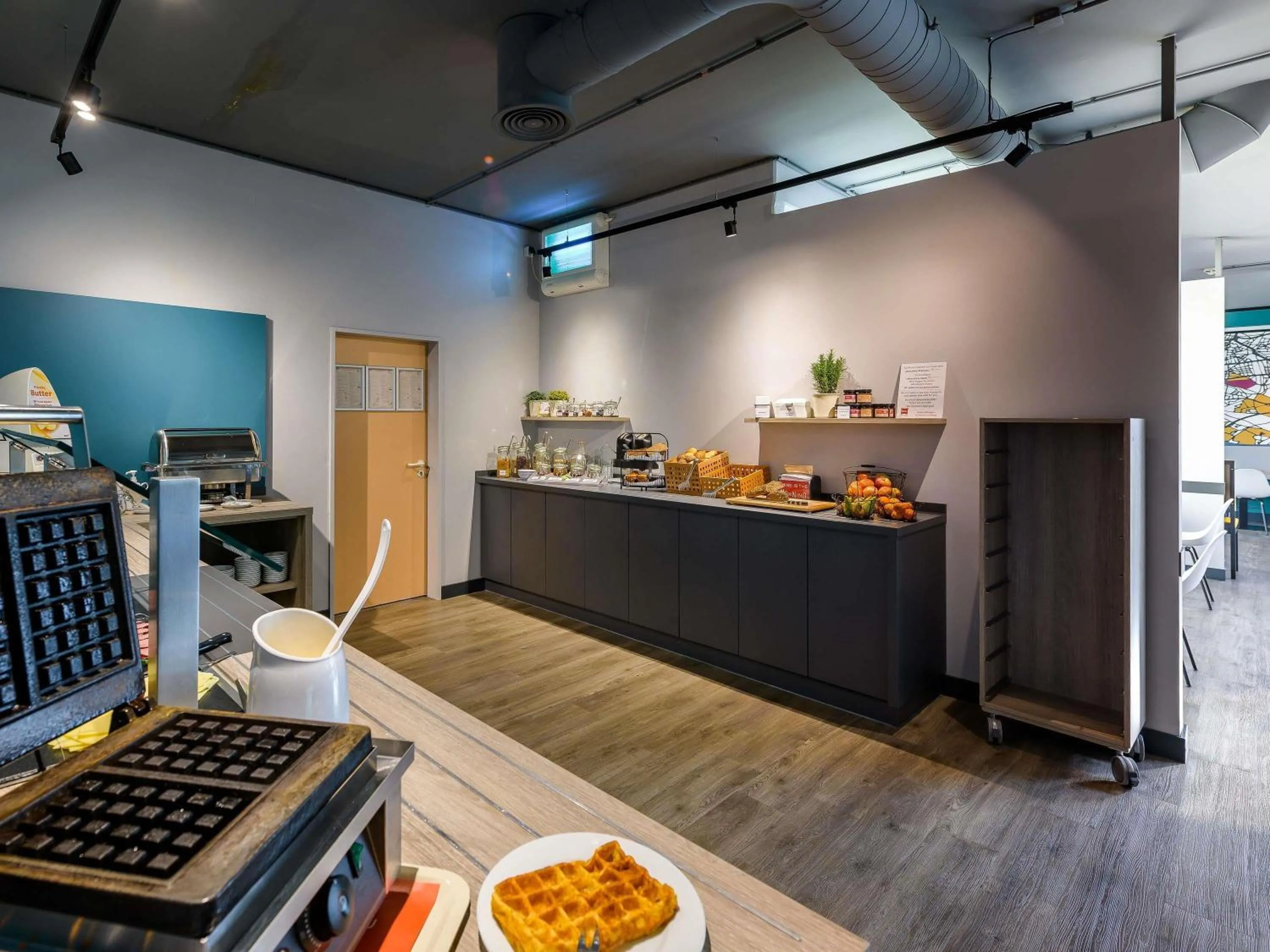 Breakfast in ibis Köln Frechen