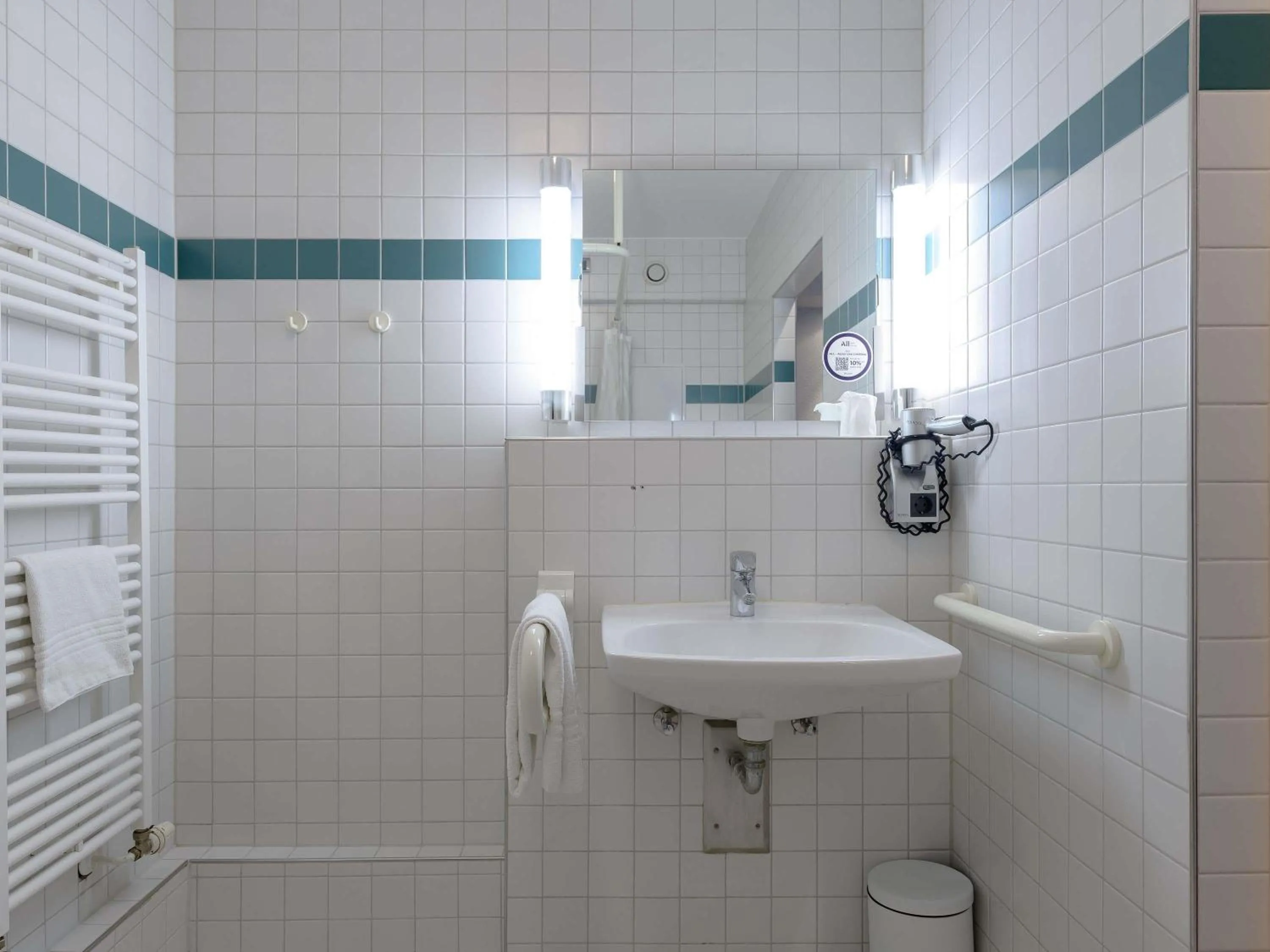 Bathroom in ibis Köln Frechen