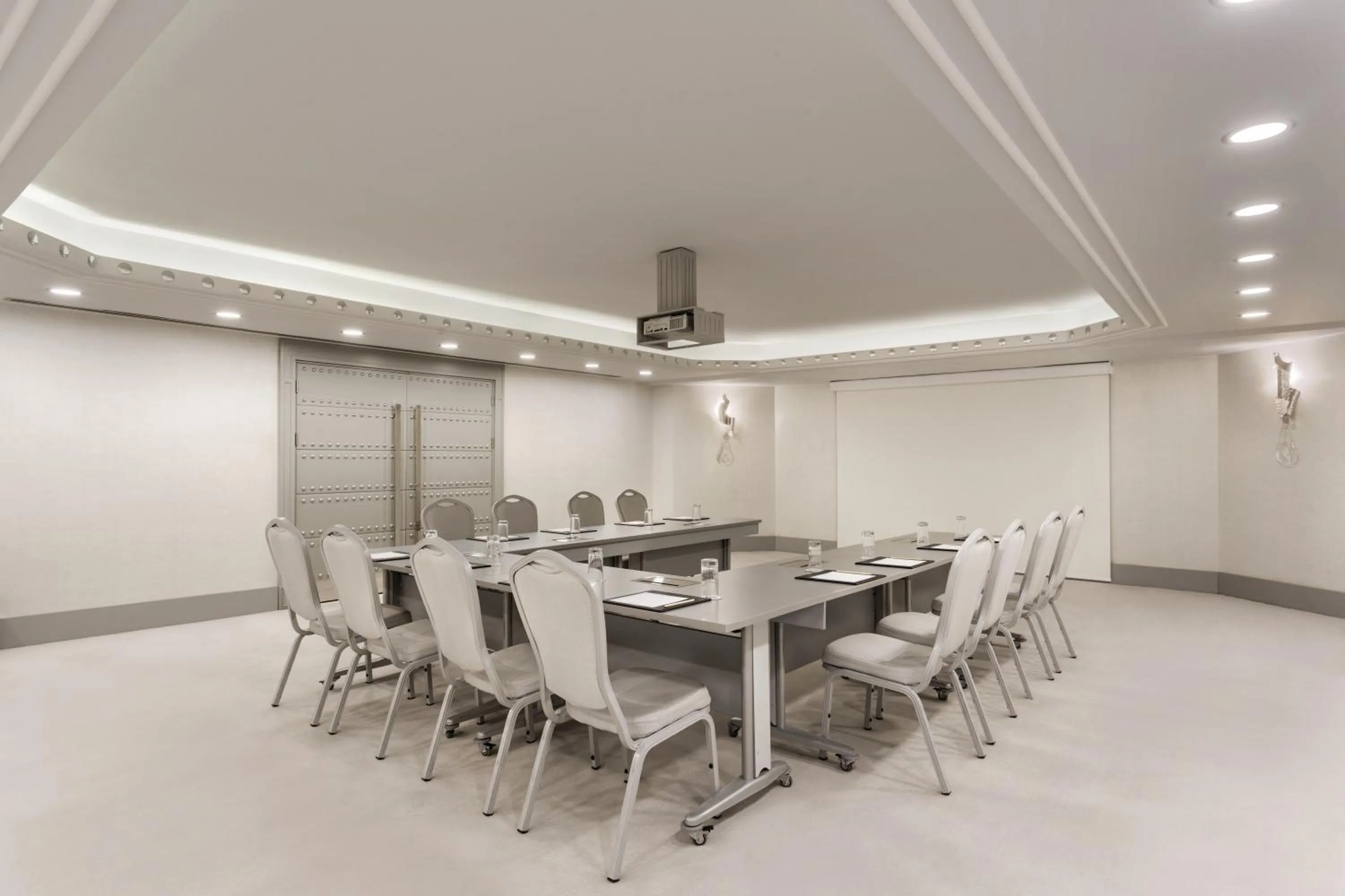 Business facilities in Wyndham Grand Istanbul Kalamış Marina Hotel