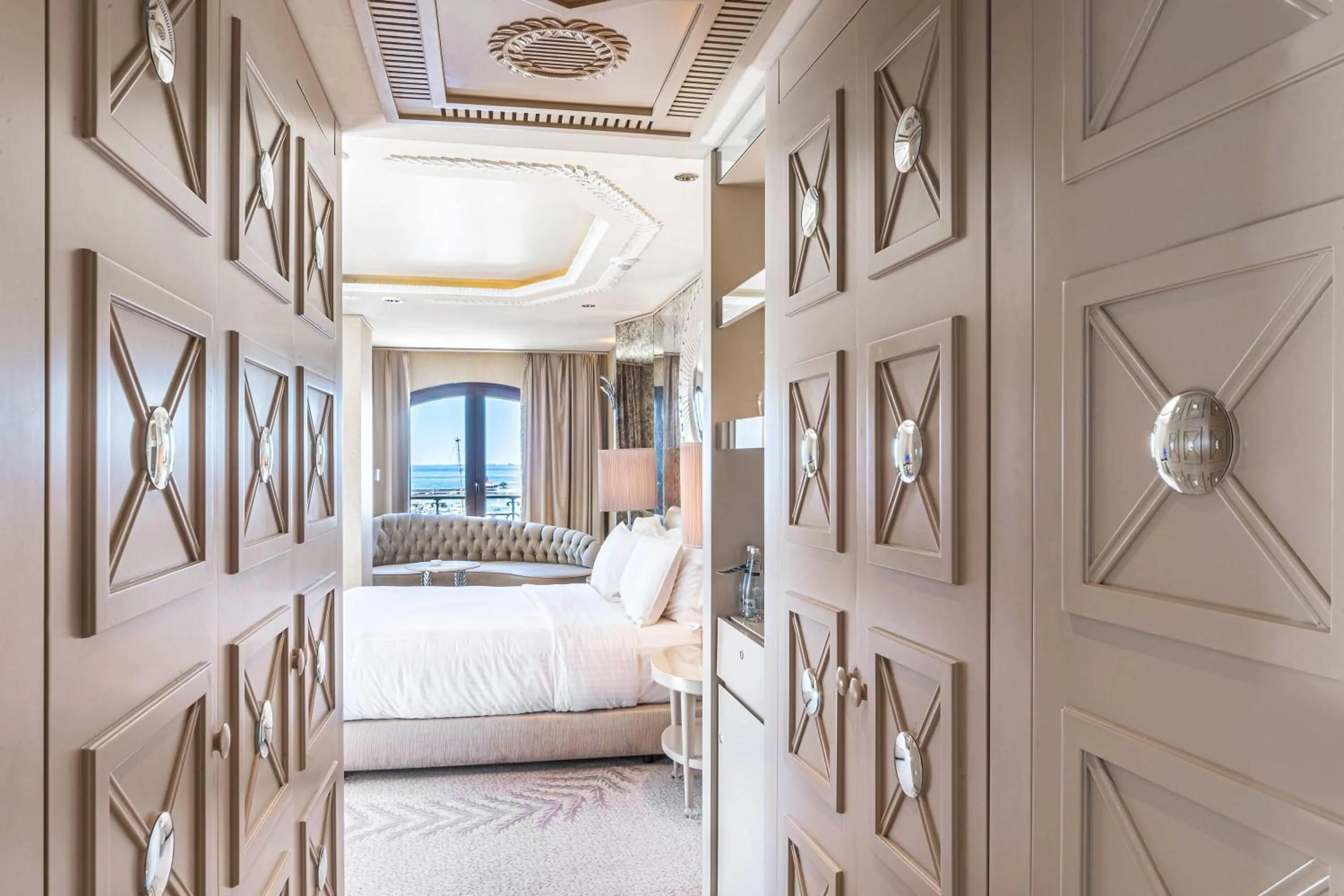 Photo of the whole room, Bed in Wyndham Grand Istanbul Kalamış Marina Hotel