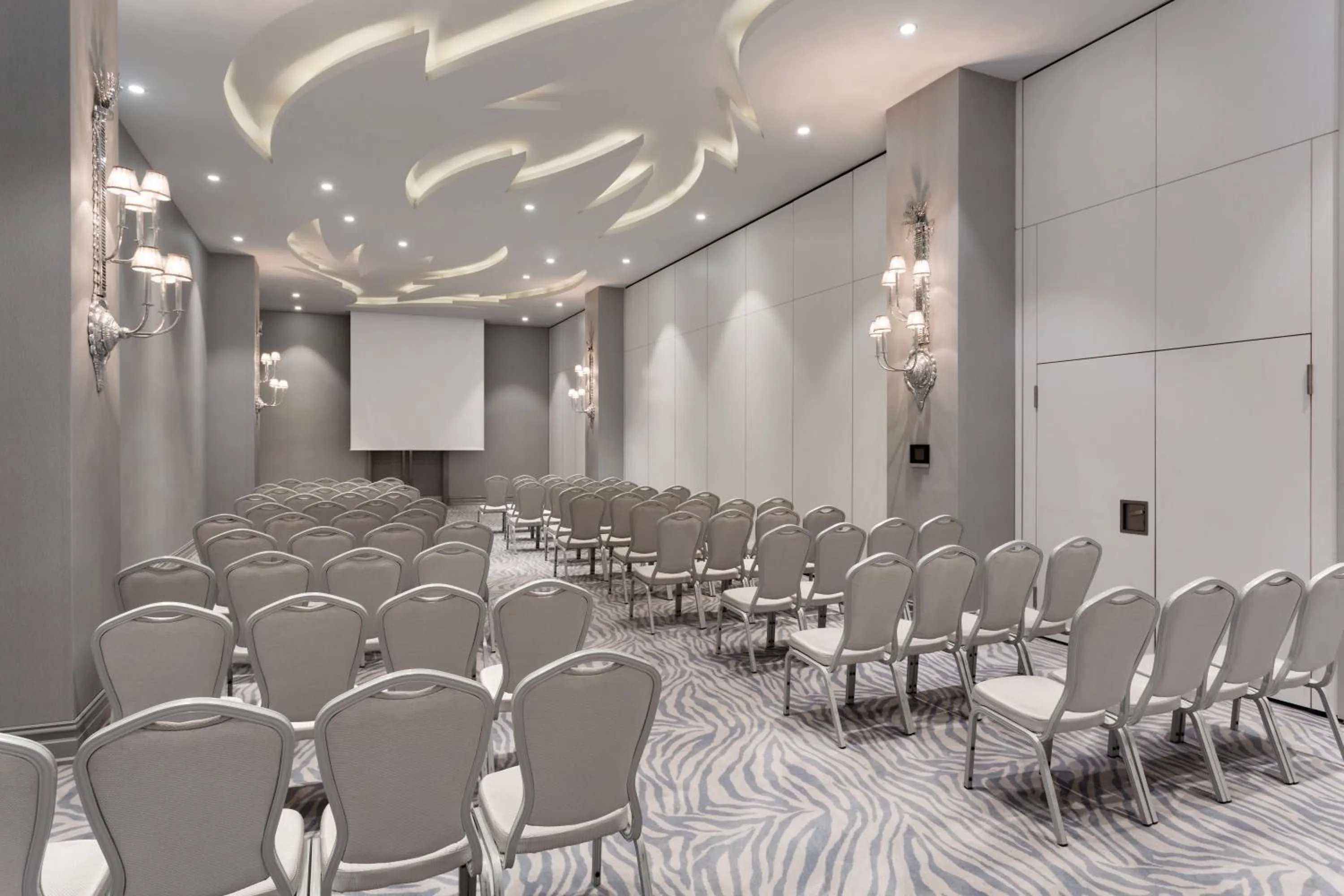 Business facilities in Wyndham Grand Istanbul Kalamış Marina Hotel