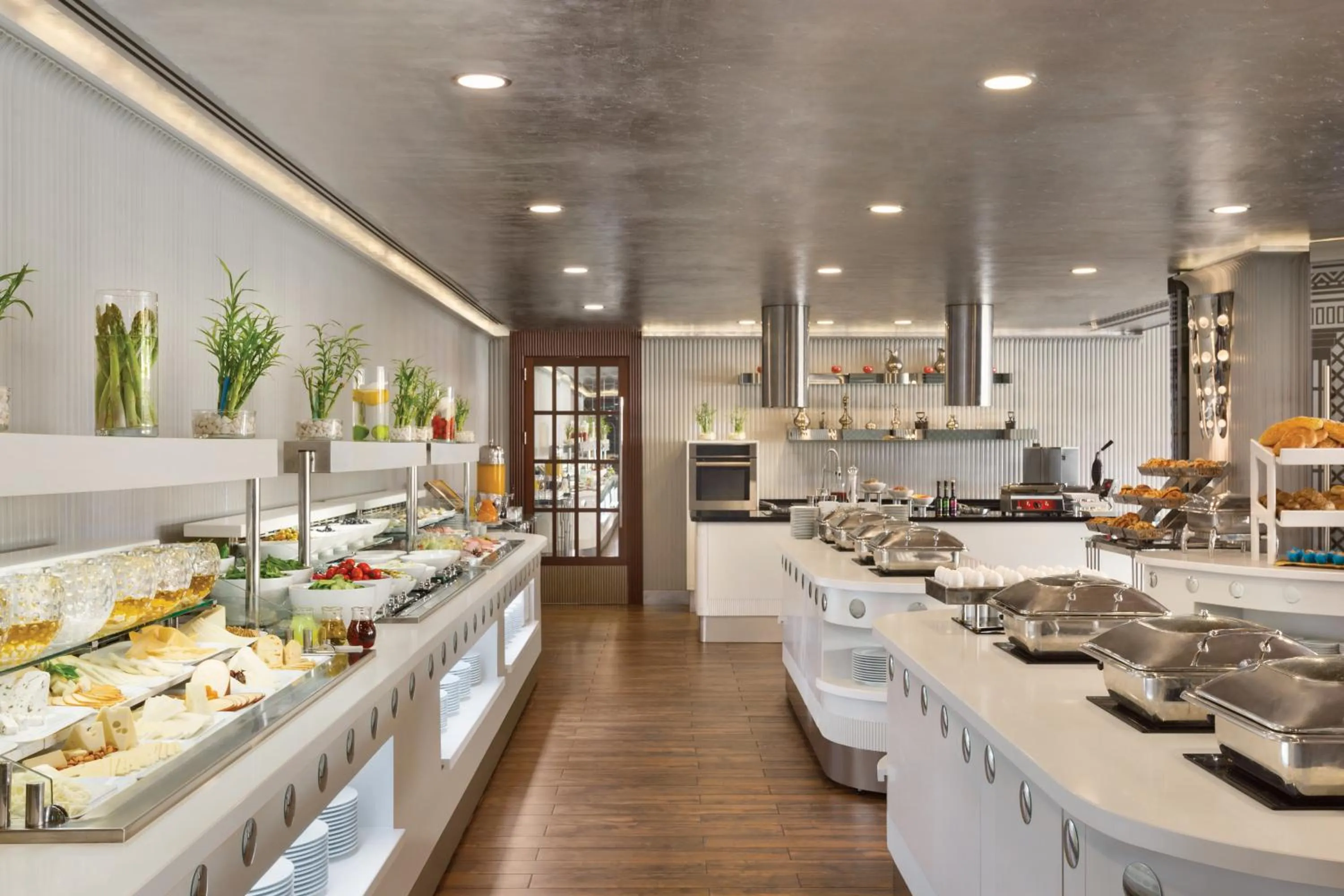 Restaurant/places to eat in Wyndham Grand Istanbul Kalamış Marina Hotel