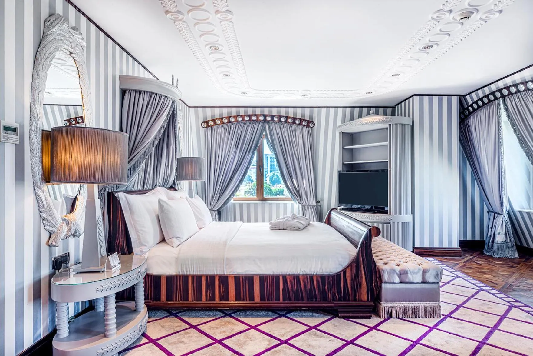 Bed in Wyndham Grand Istanbul Kalamış Marina Hotel