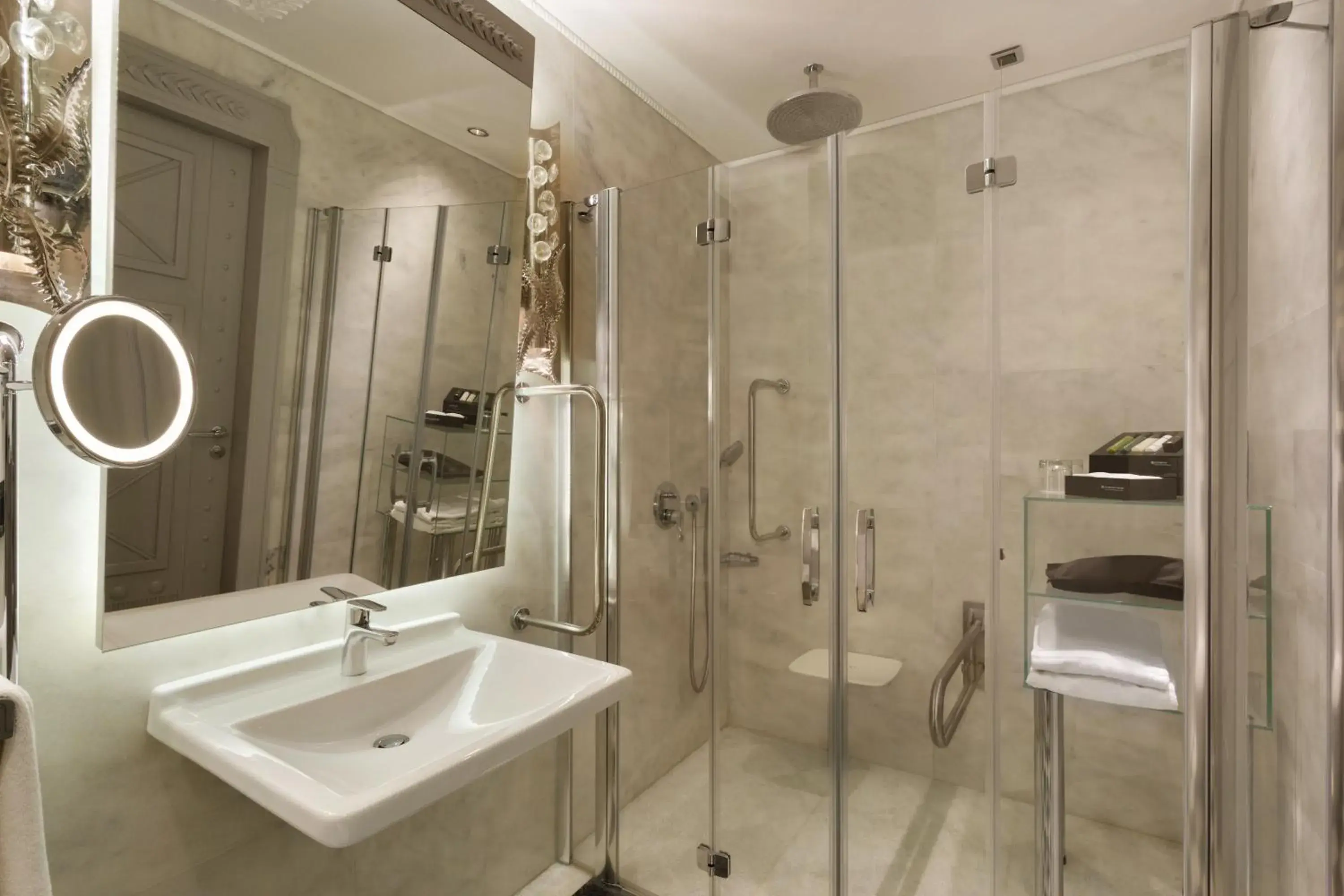 King Room with City View - Mobility Access in Wyndham Grand Istanbul Kalamış Marina Hotel King Room with City View - Mobility Access in Wyndham Grand Istanbul Kalamış Marina Hotel