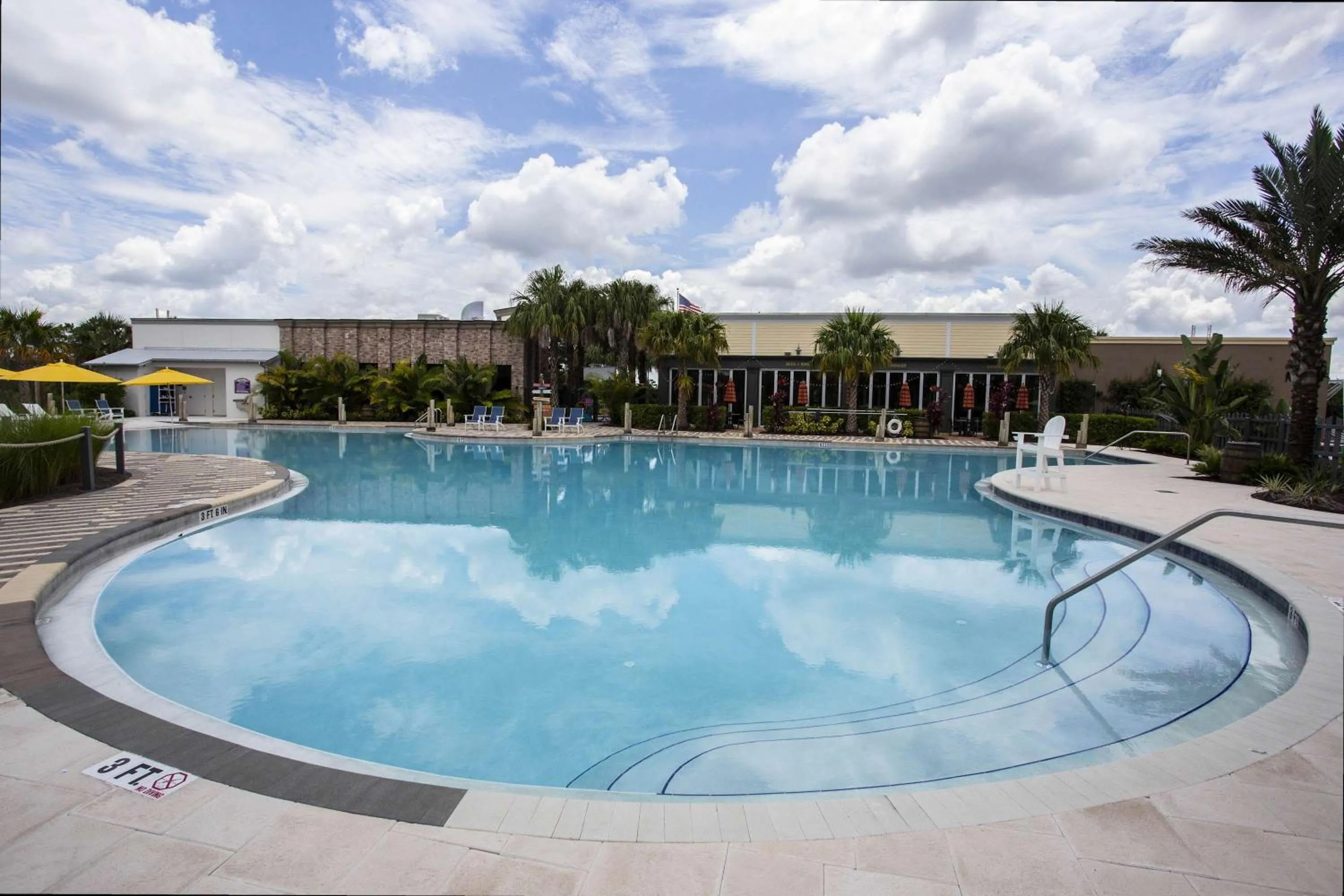 Stunning 5 Bd Home w/ Pool Close to Disney 174