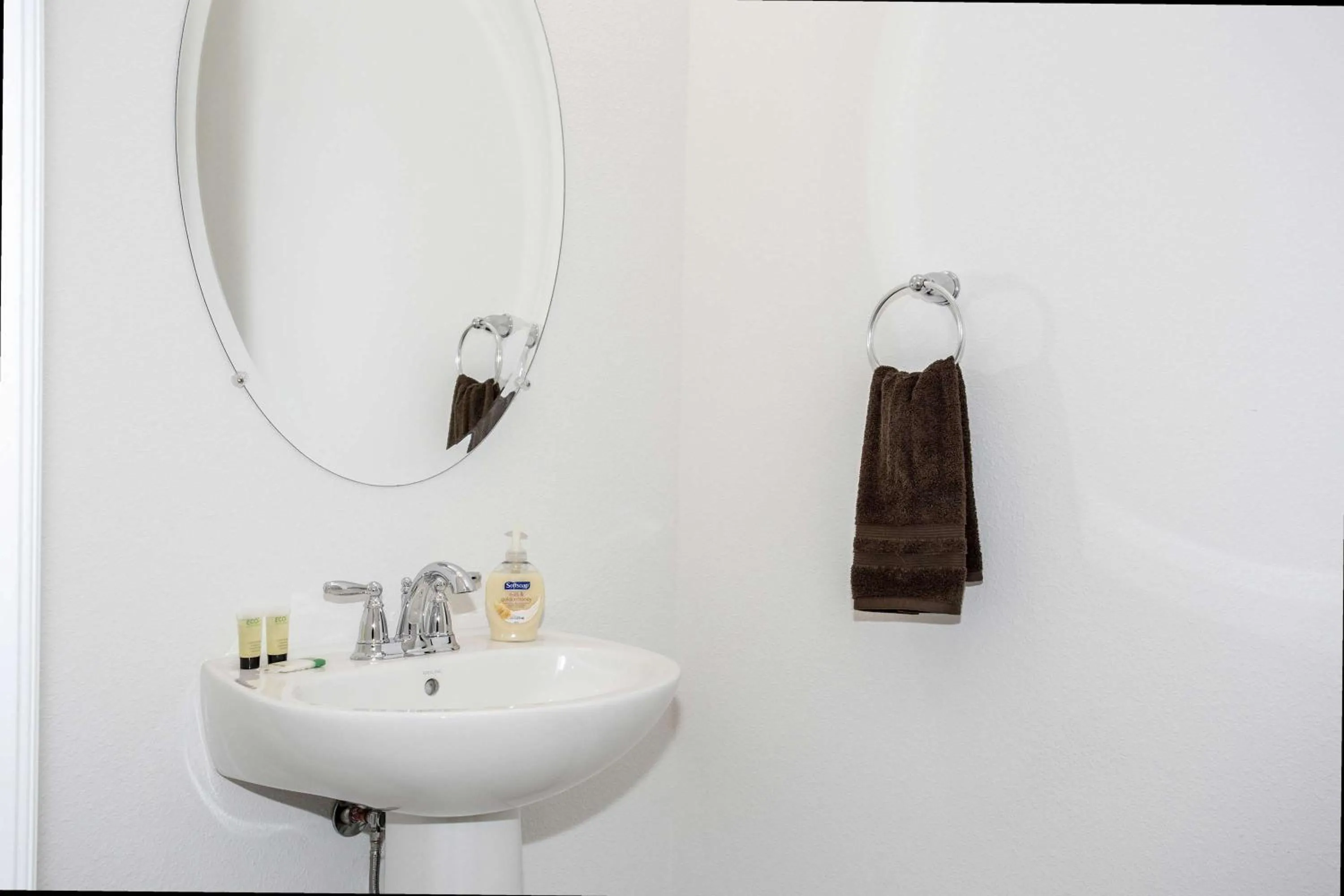 Stunning 5 Bd Home w/ Pool Close to Disney 174