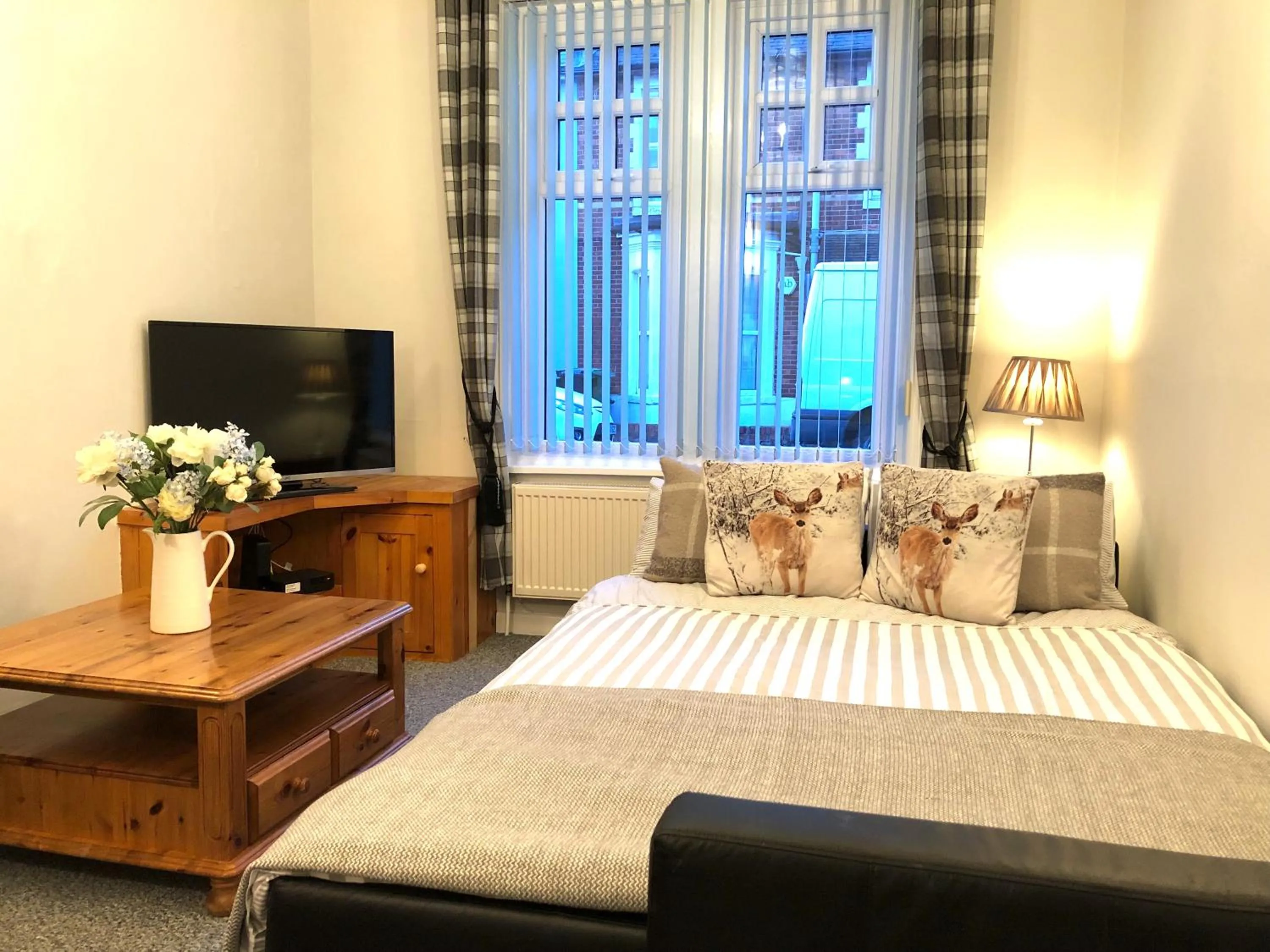 Living room, Bed in Little Connaught House