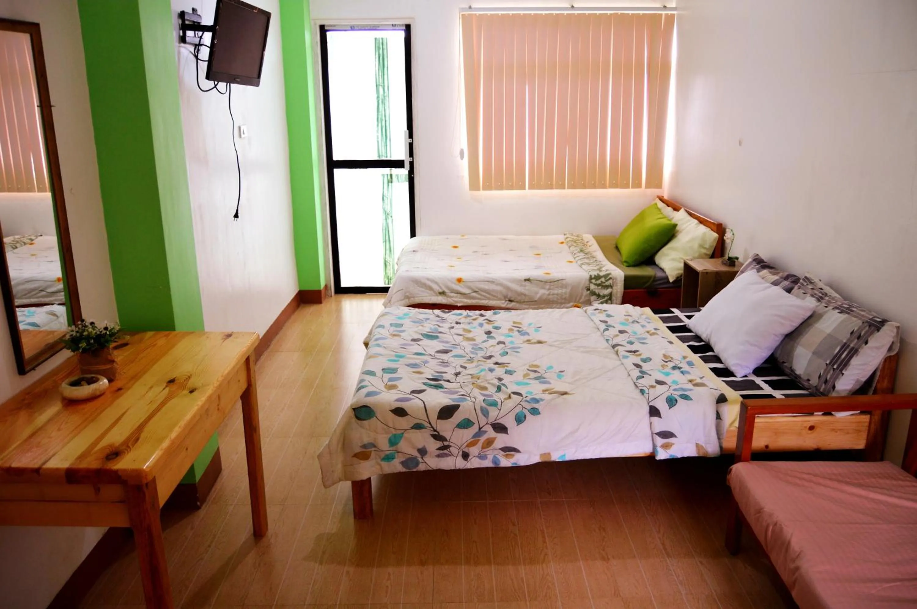 View (from property/room), Bed in Wanay's Rocky Mountain Homestay