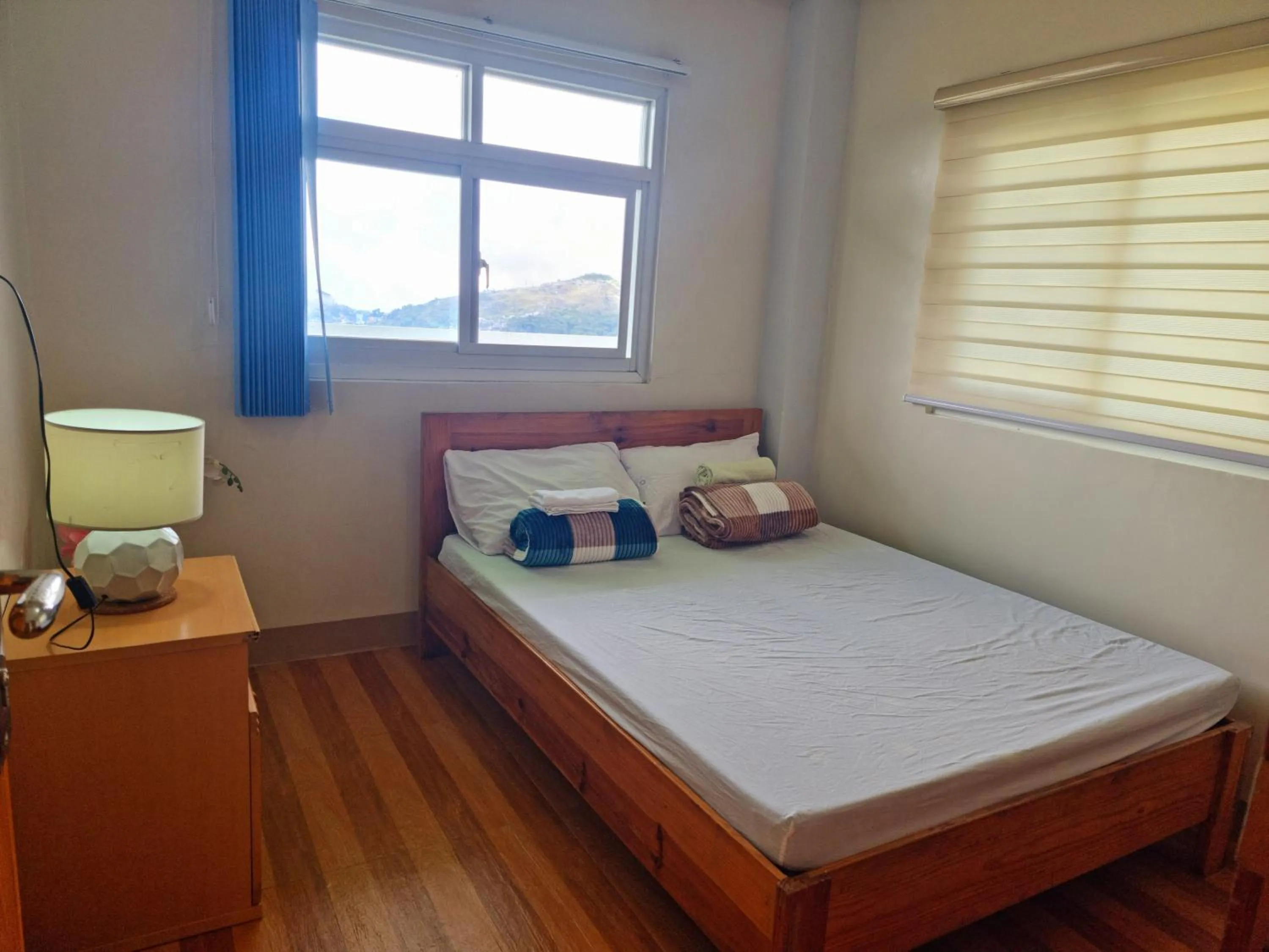 Bed in Wanay's Rocky Mountain Homestay