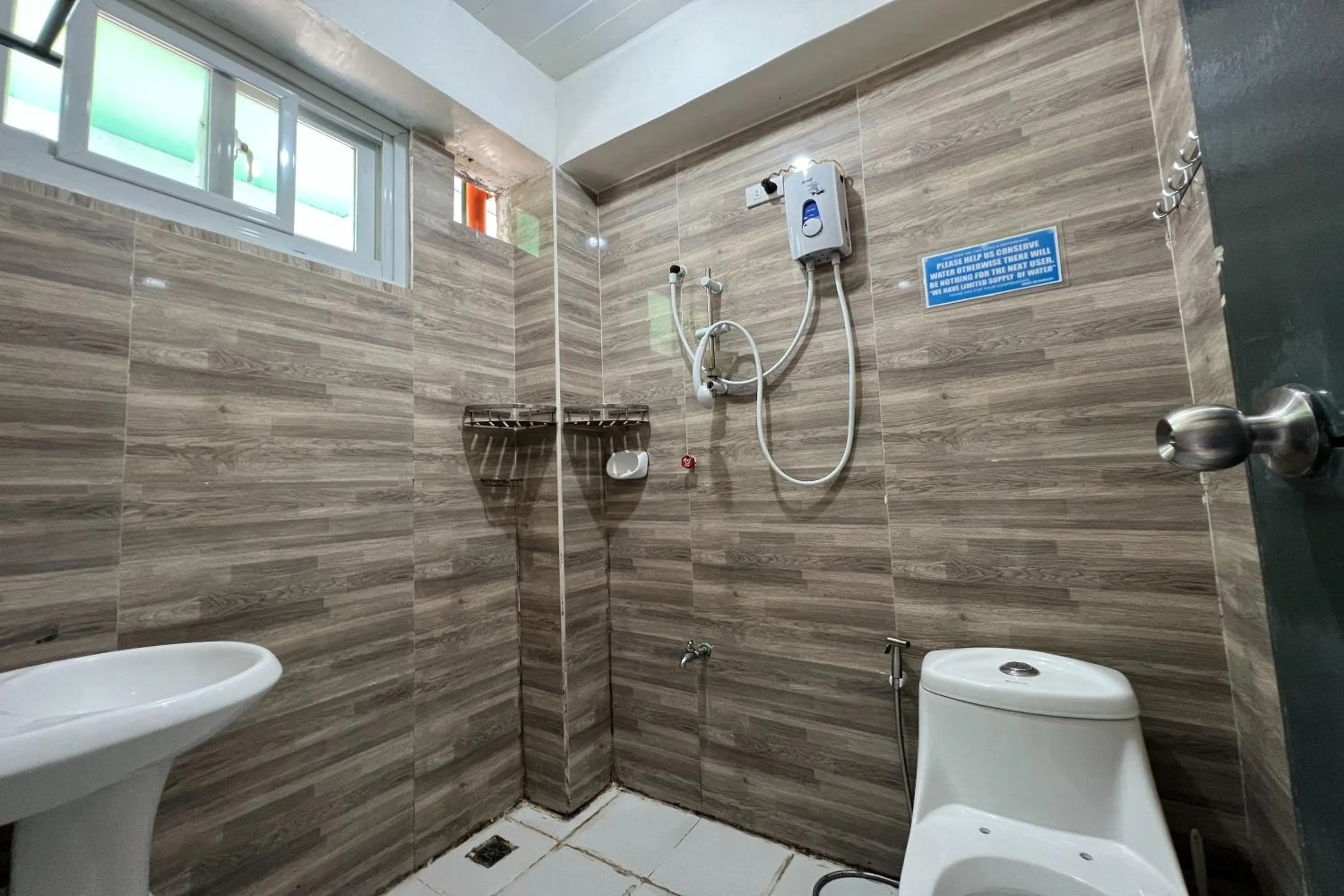 Bathroom in Wanay's Rocky Mountain Homestay