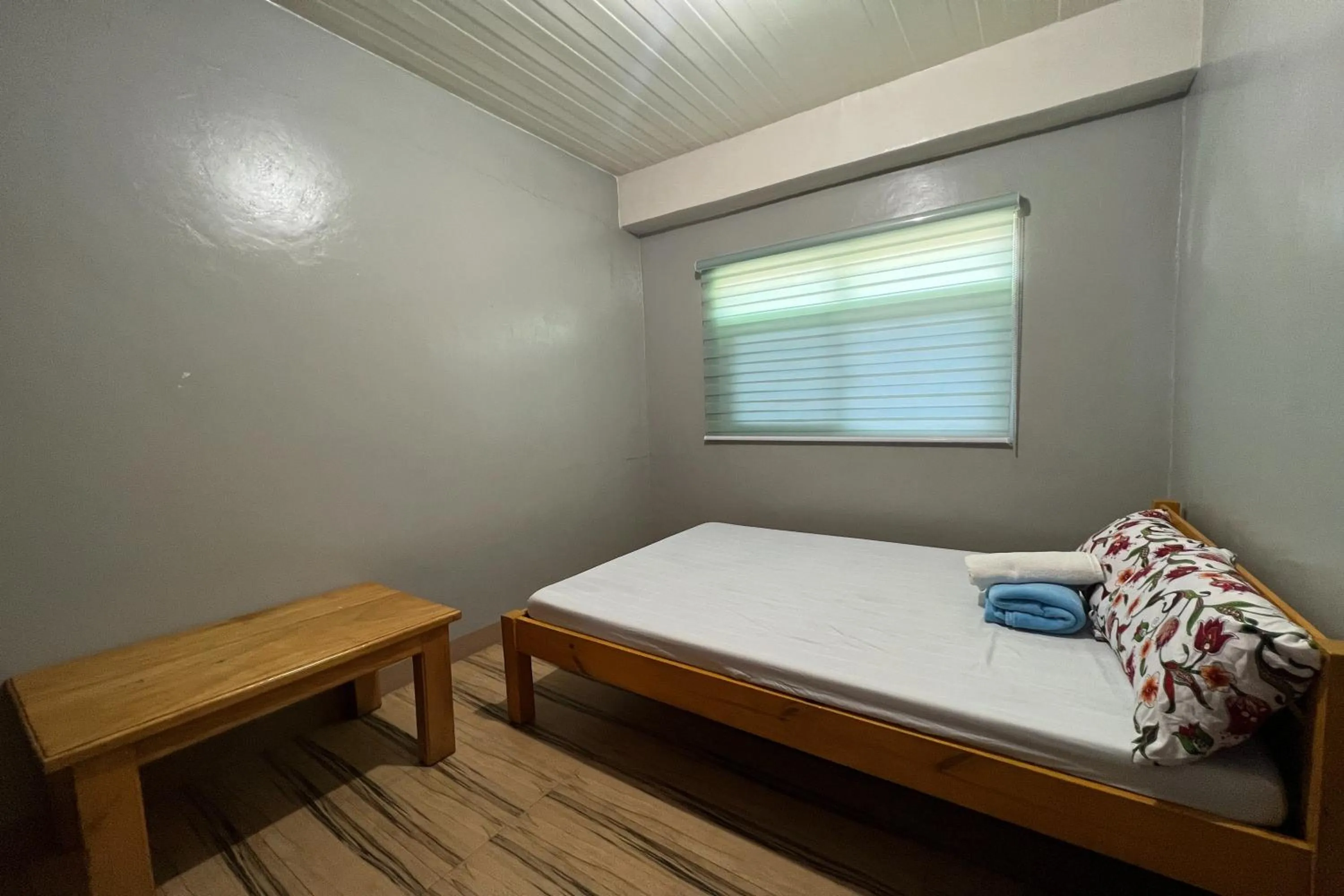 Bed in Wanay's Rocky Mountain Homestay