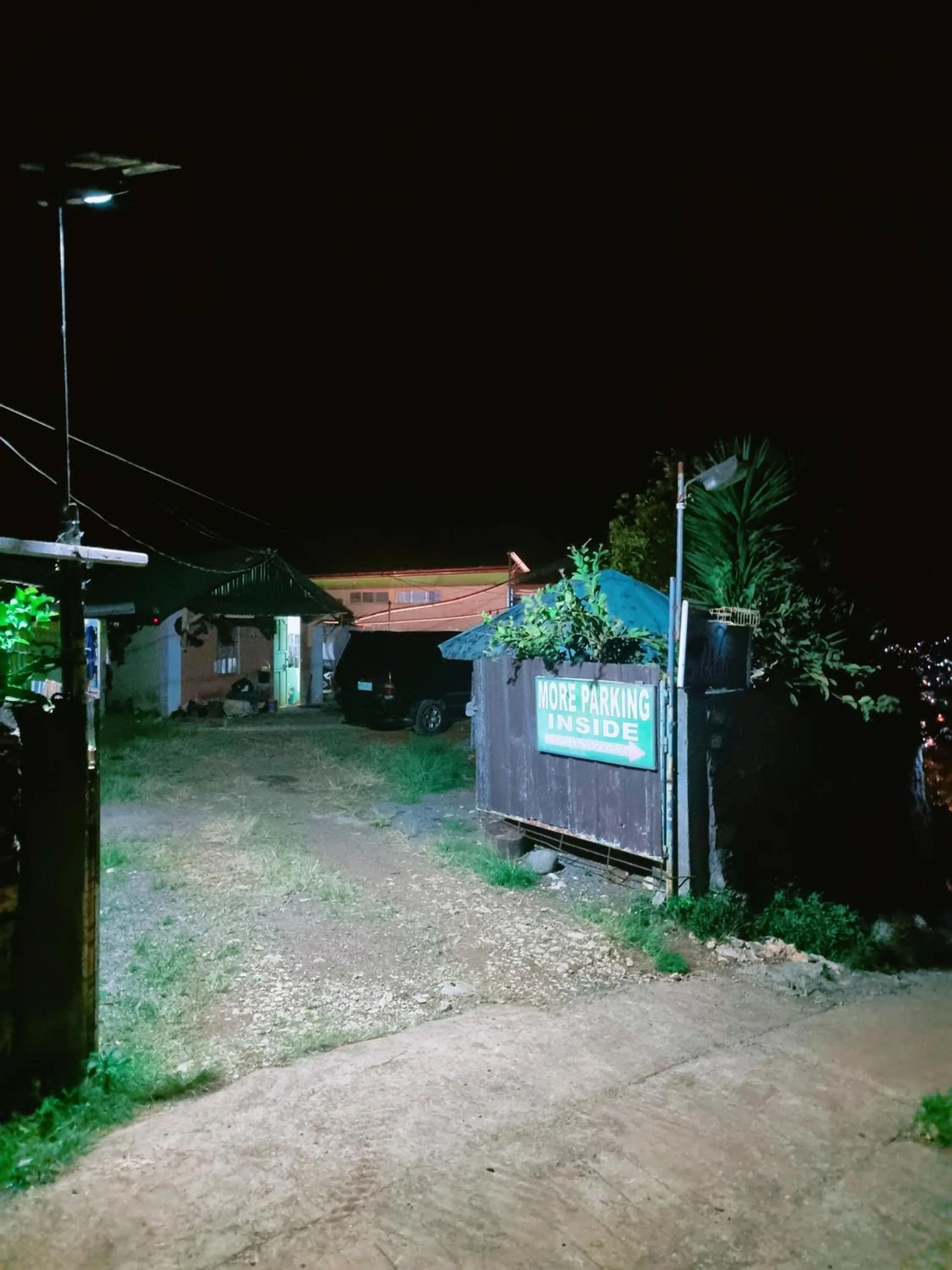 Parking in Wanay's Rocky Mountain Homestay