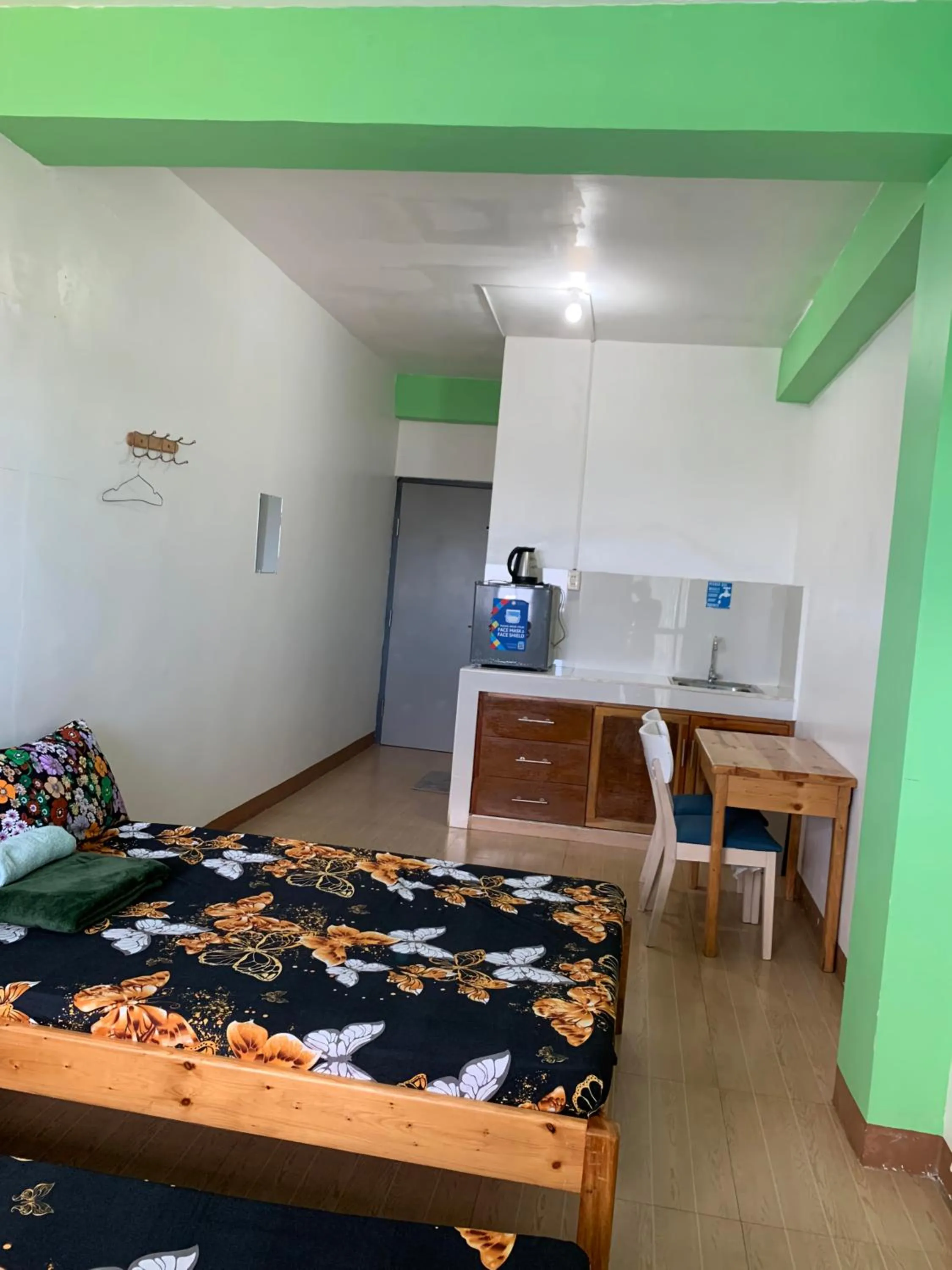 Bed in Wanay's Rocky Mountain Homestay