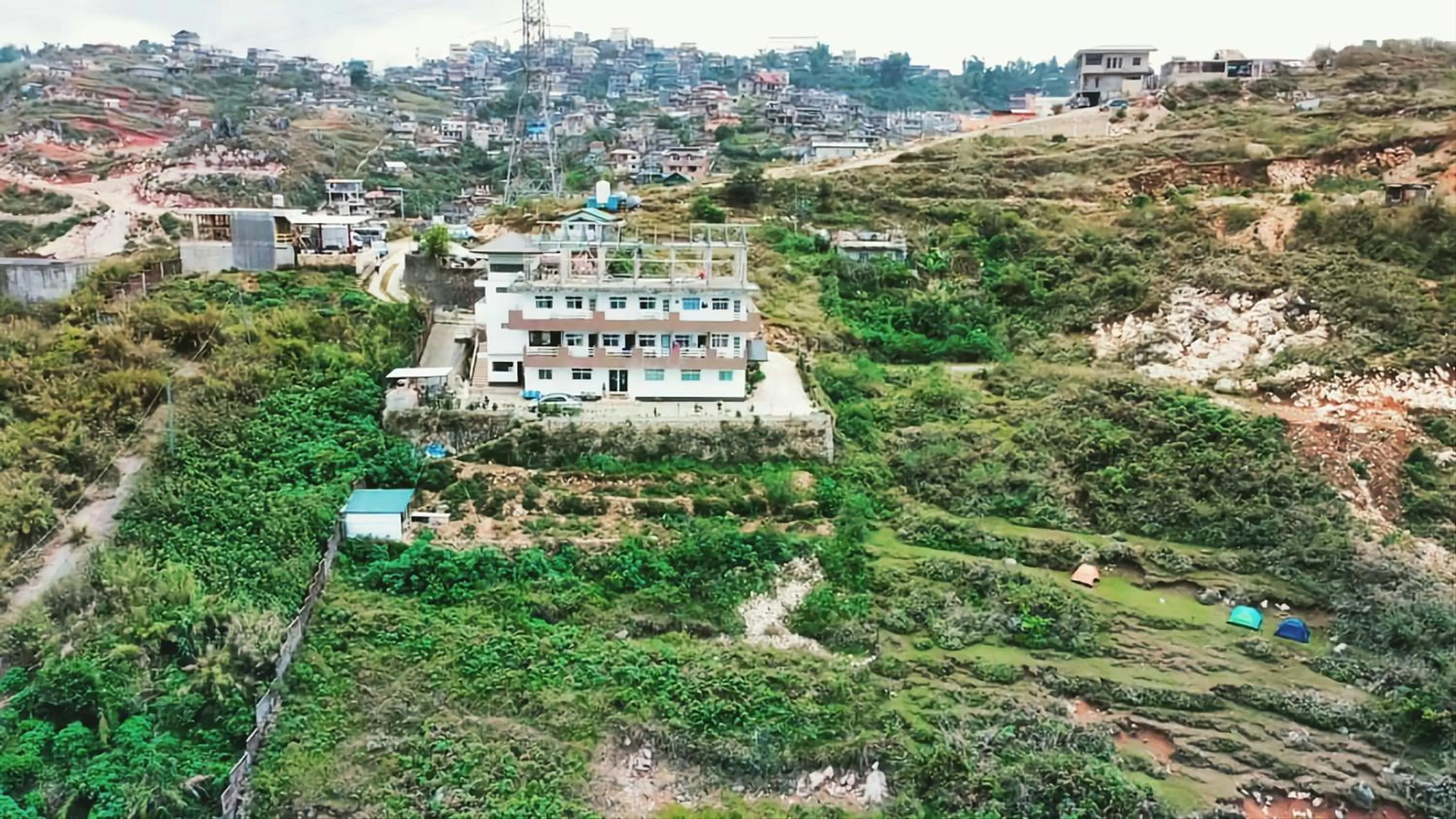 Property building in Wanay's Rocky Mountain Homestay