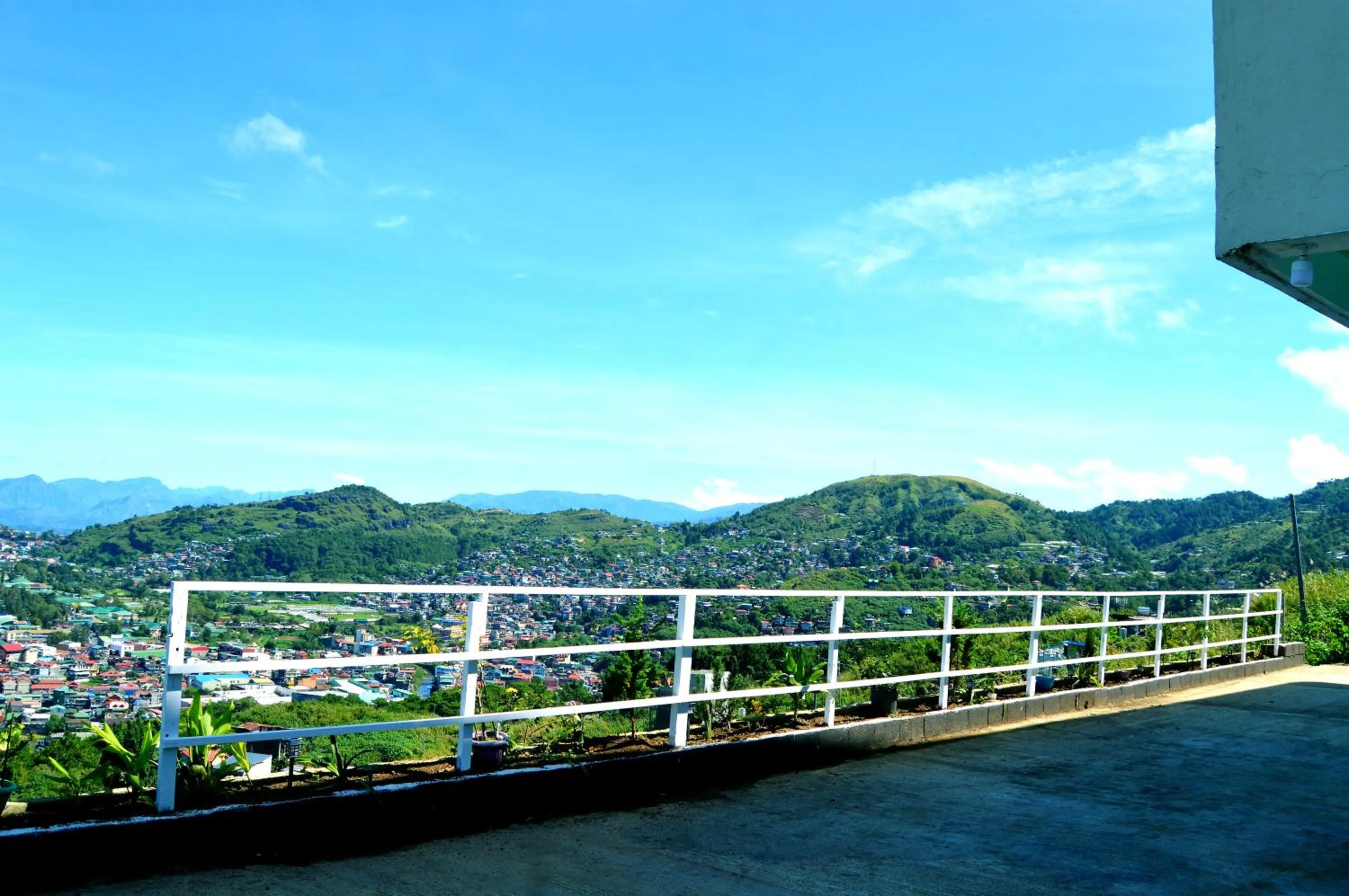 Property building in Wanay's Rocky Mountain Homestay