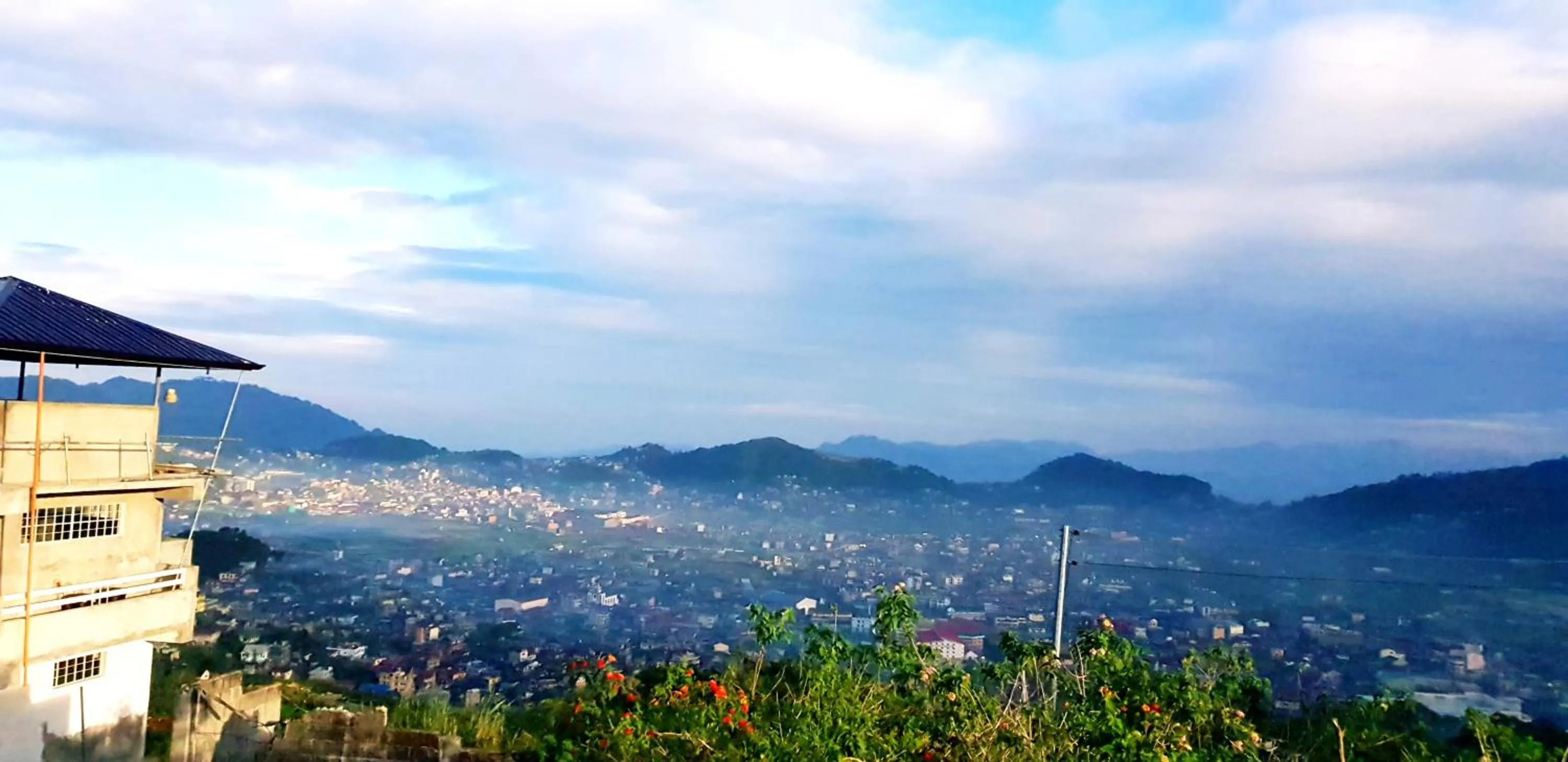 Property building in Wanay's Rocky Mountain Homestay