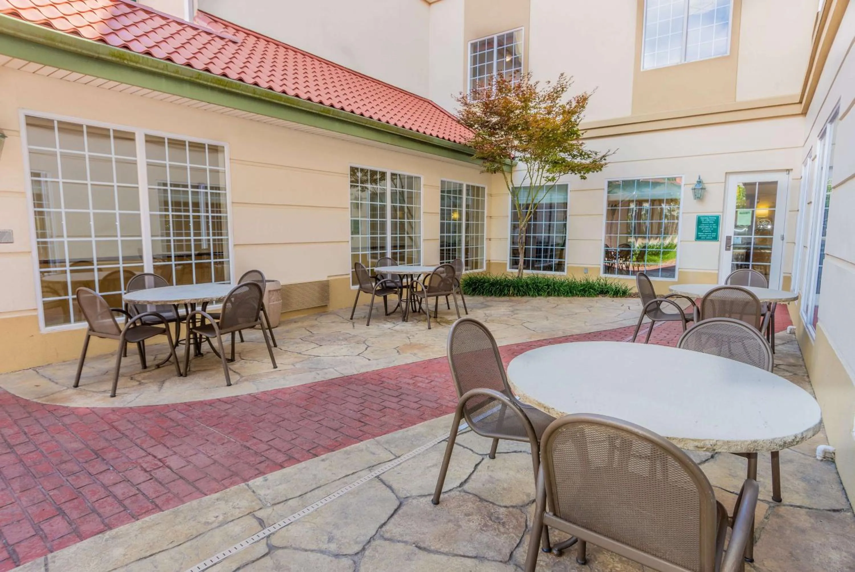 Restaurant/places to eat in La Quinta by Wyndham Bentonville