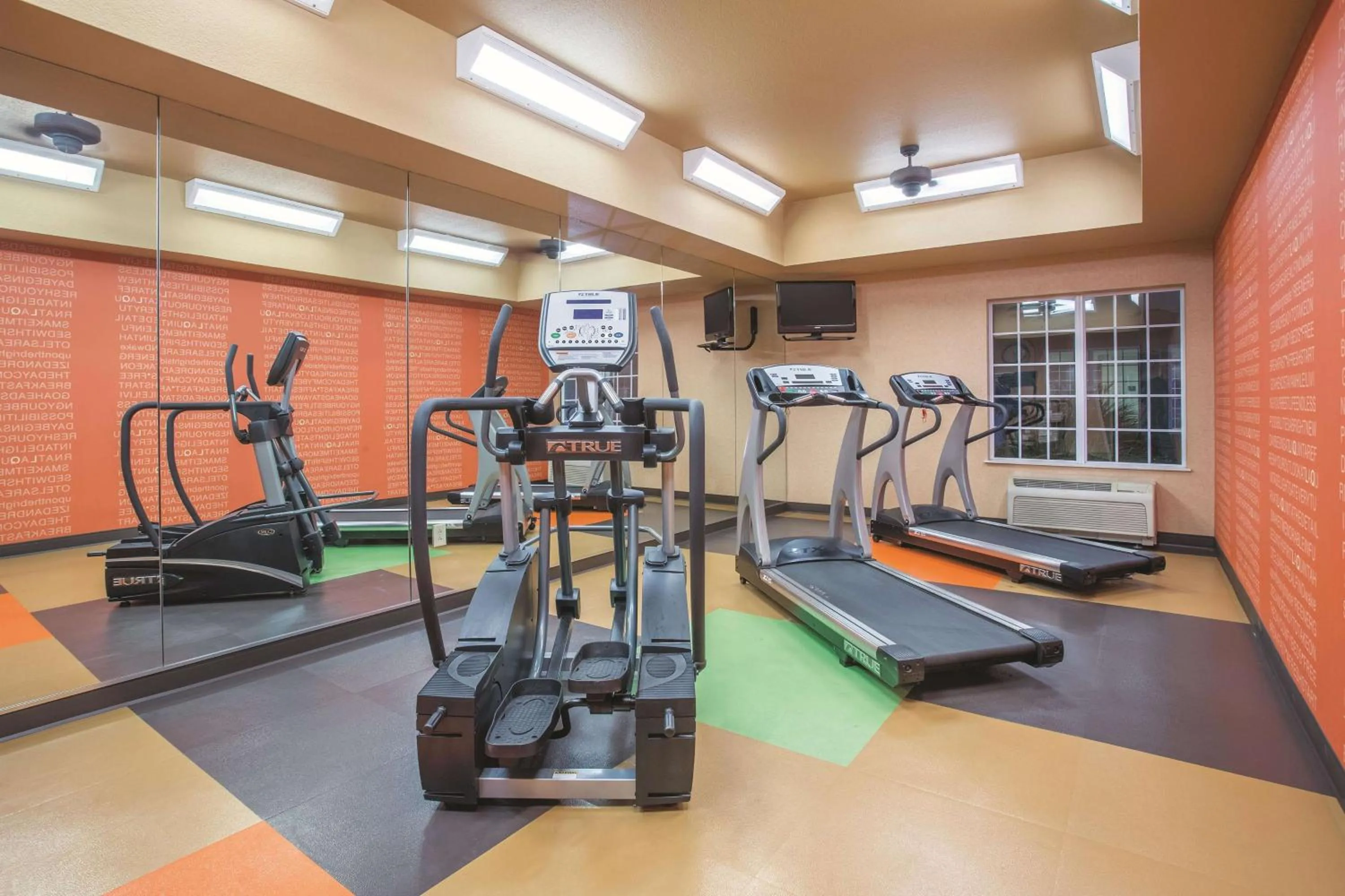 Fitness centre/facilities in La Quinta by Wyndham Bentonville