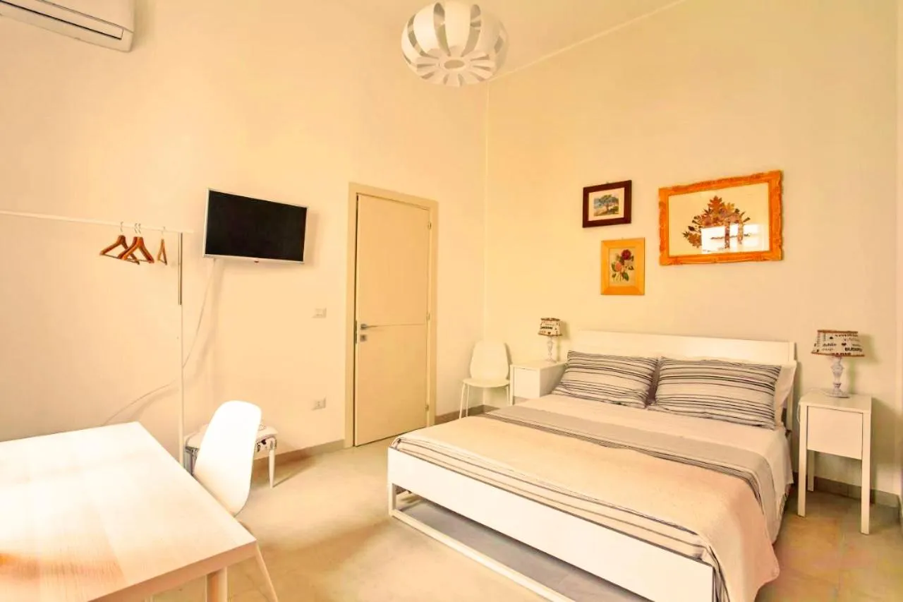 Bed in Last Minute Rooms Lecce