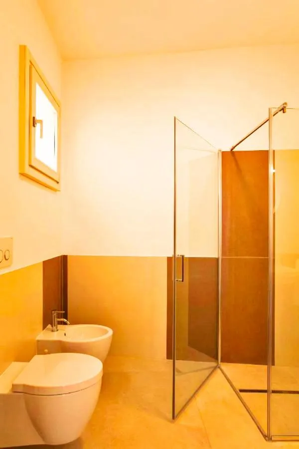 Shower in Last Minute Rooms Lecce