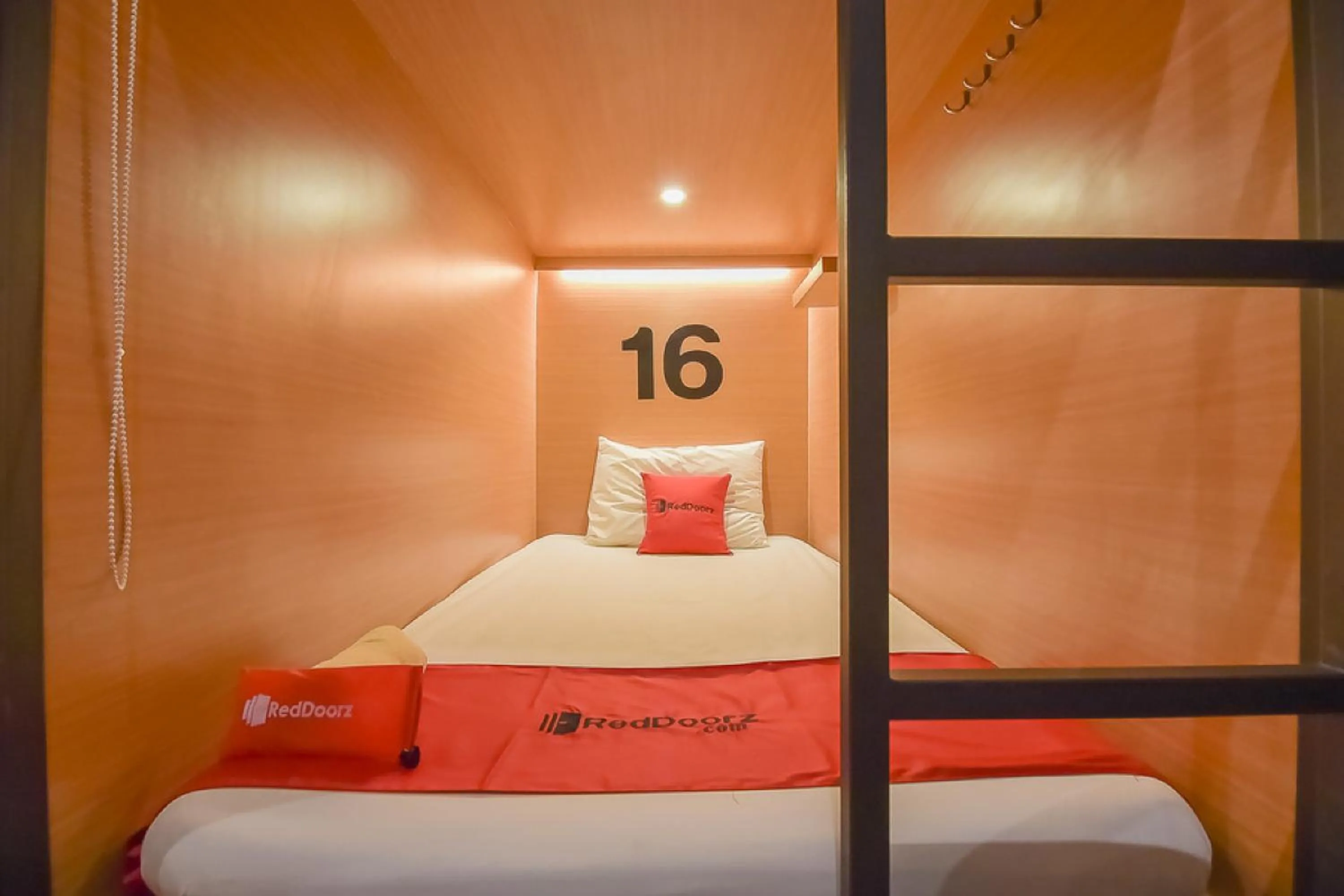 Bedroom, Bed in Tokyo Cubo