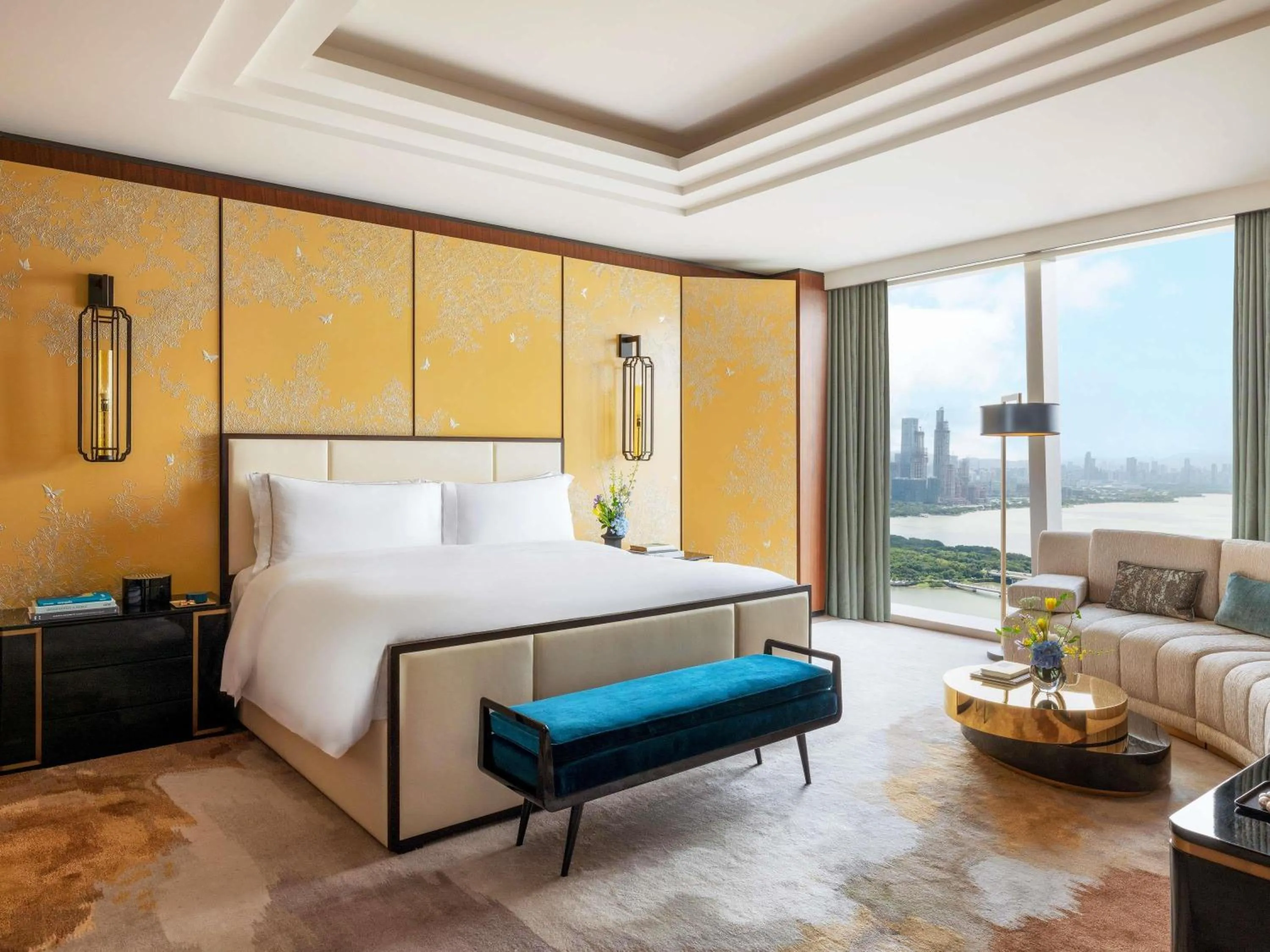 Photo of the whole room, Bed in Raffles Shenzhen