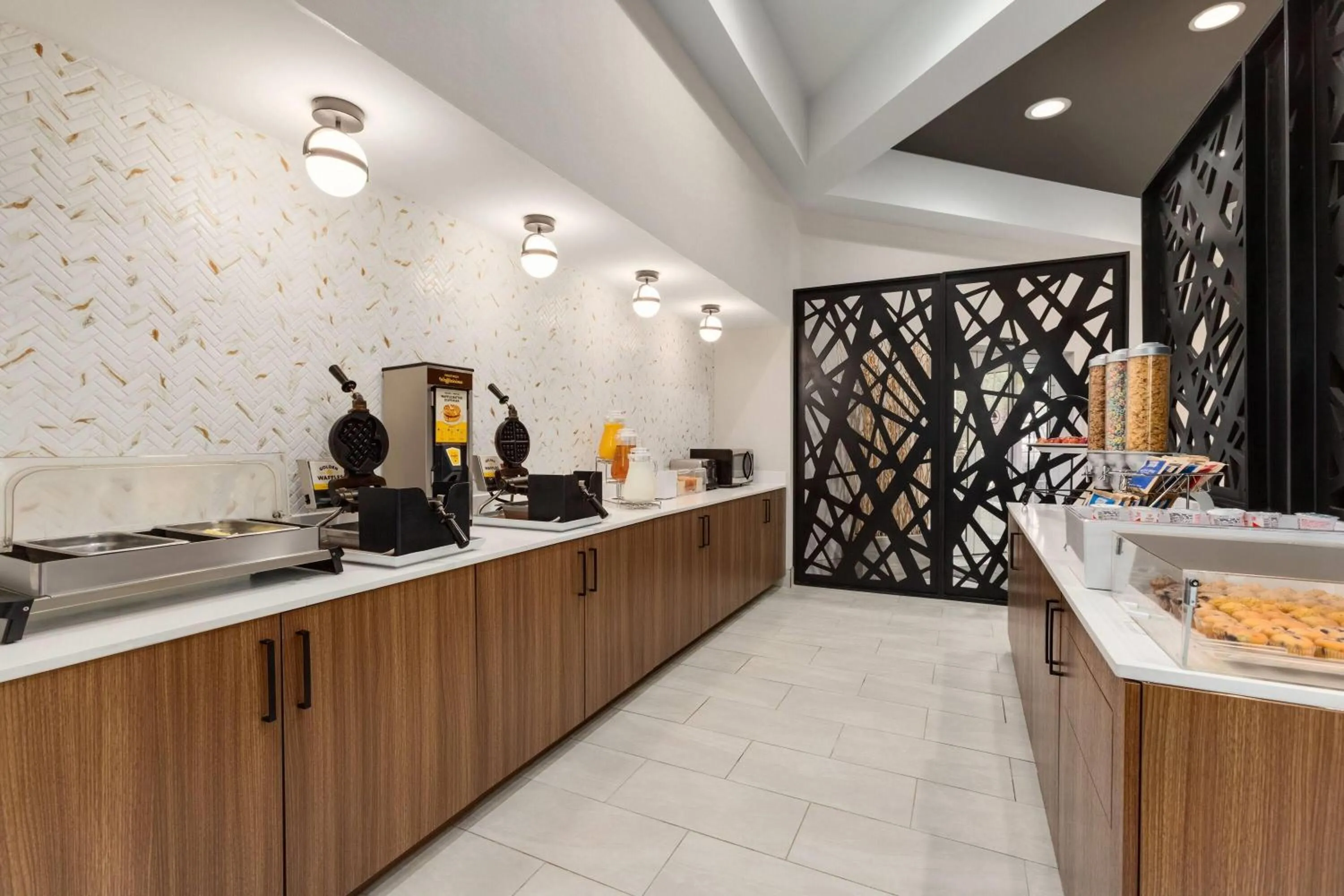 Restaurant/places to eat in La Quinta by Wyndham Dallas Arlington South