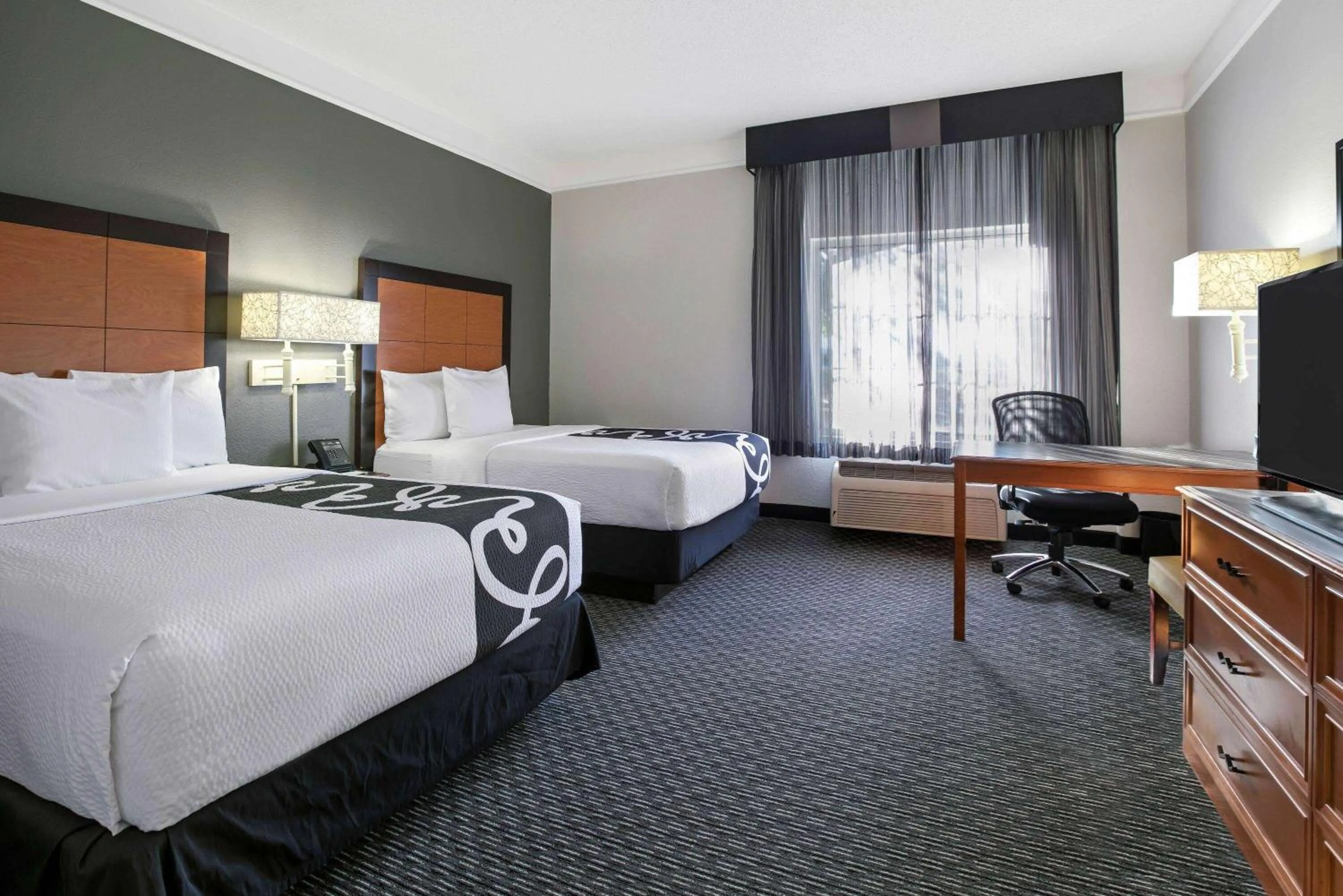 Deluxe Double Room with Two Double Beds in La Quinta by Wyndham Dallas Arlington South