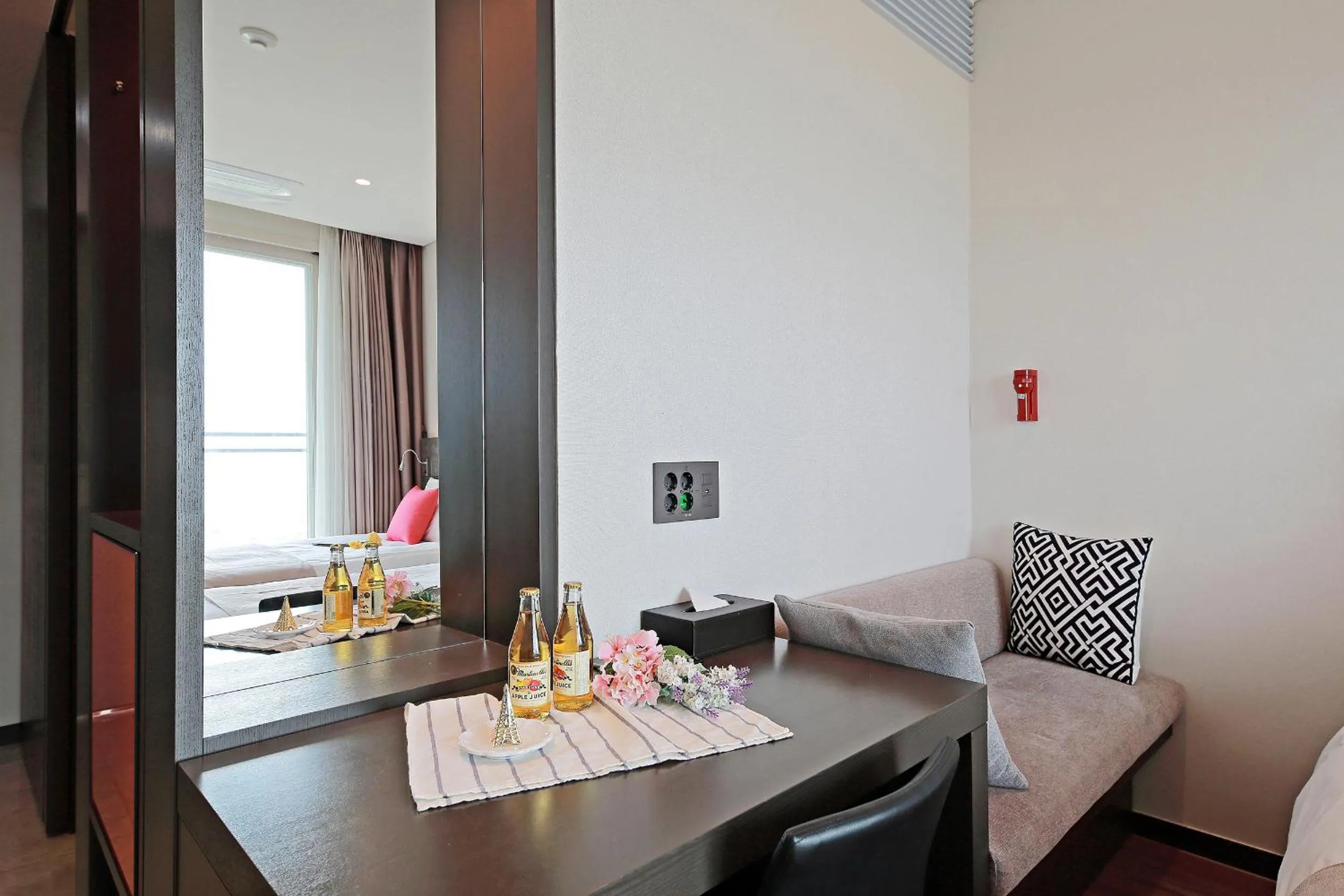 Bed in Airsky Hotel Incheon