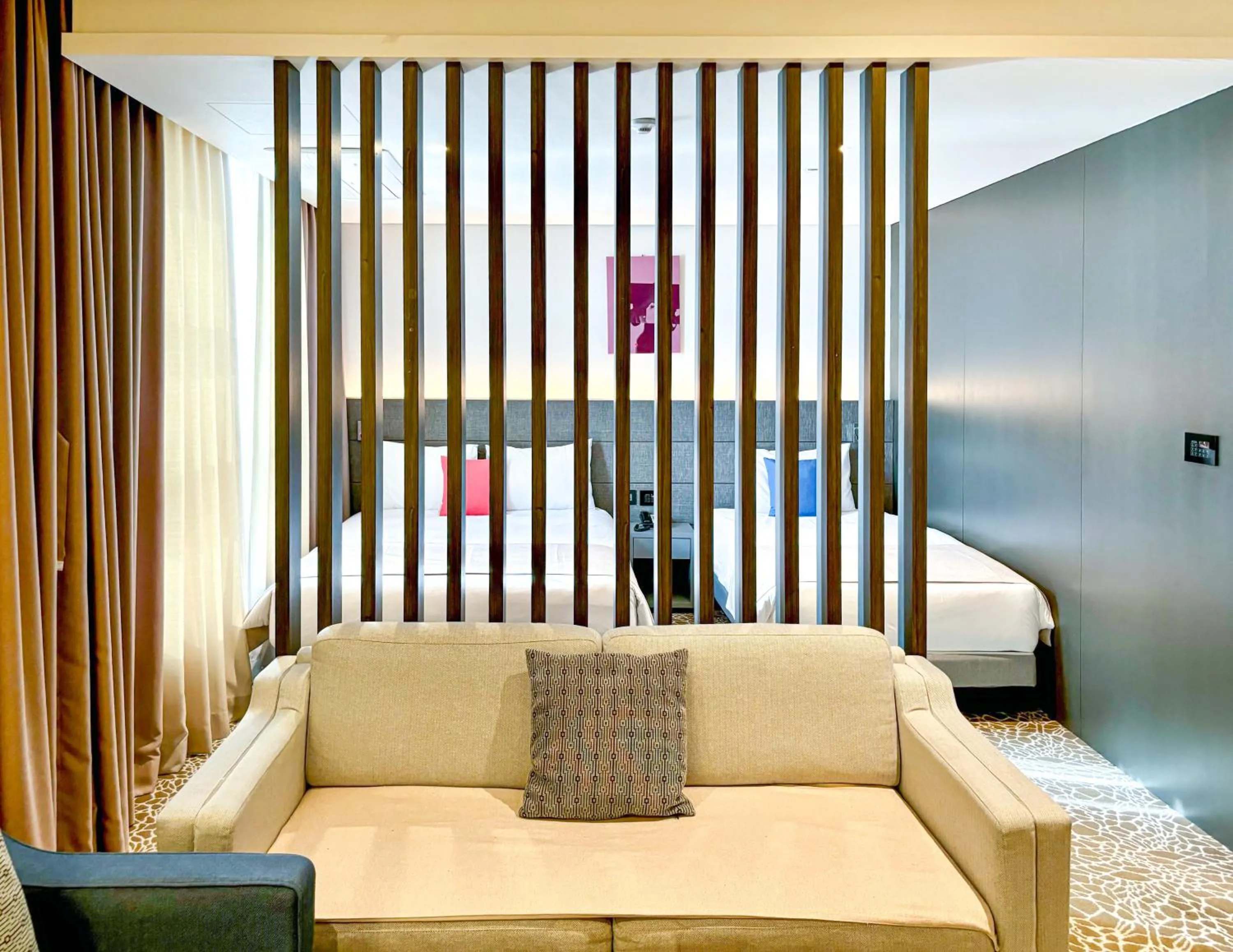 Living room, Bed in Airsky Hotel Incheon