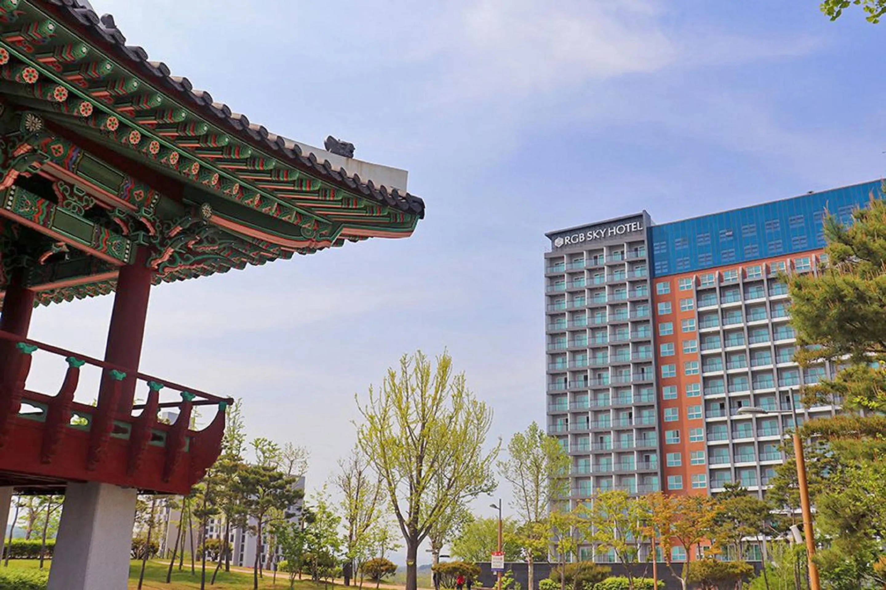 Facade/entrance in Airsky Hotel Incheon