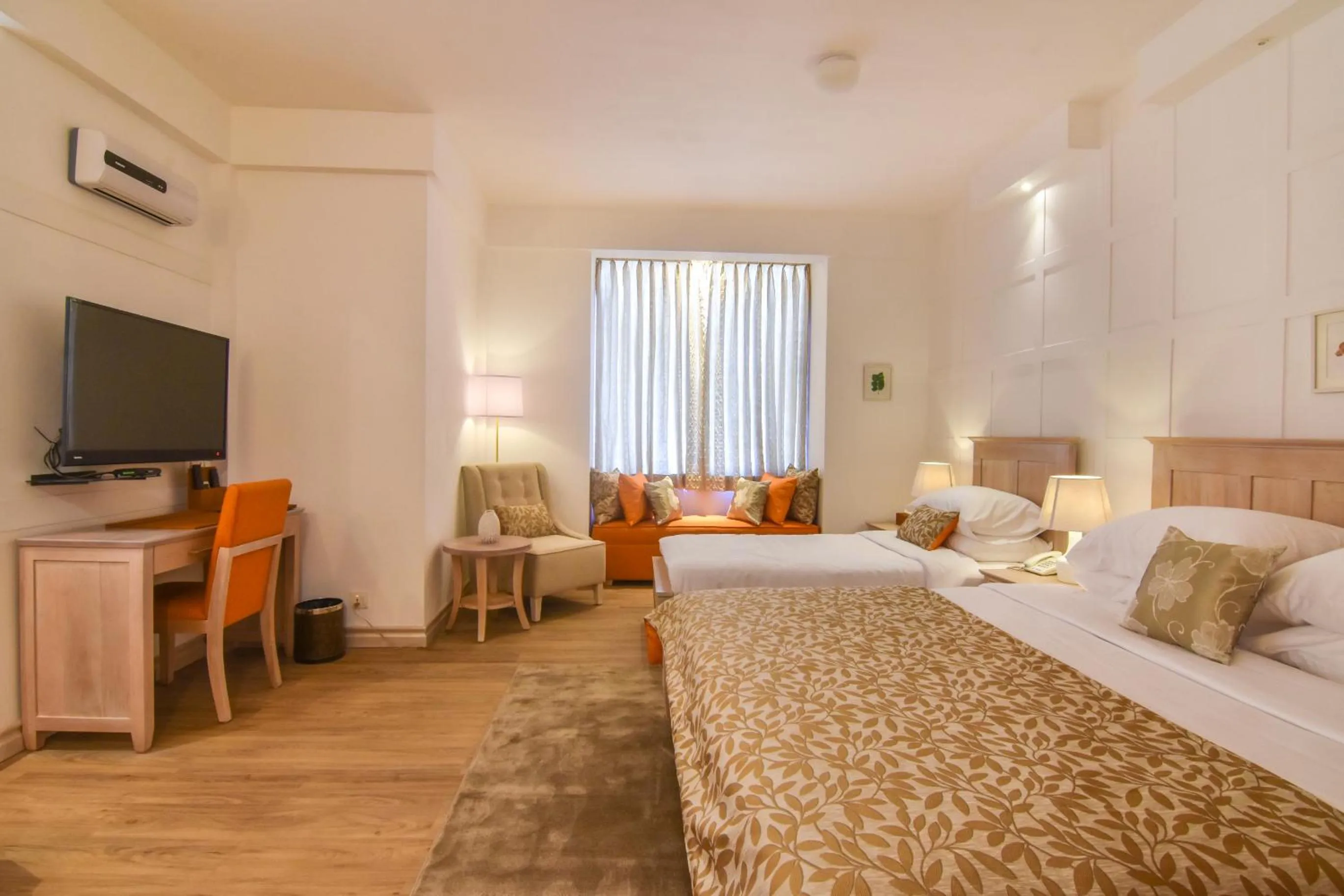 Bed in The Lynden Grove