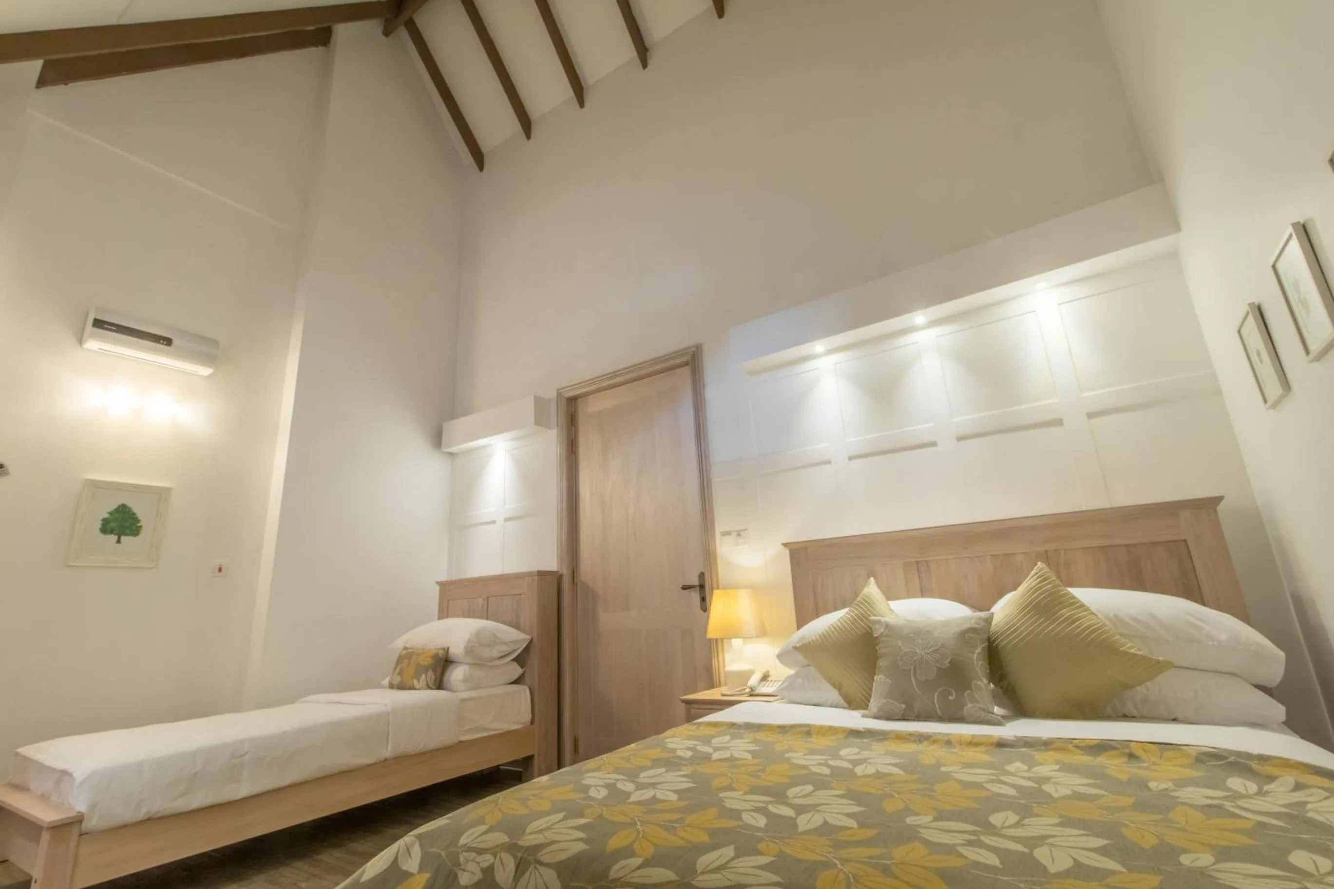 Bed in The Lynden Grove