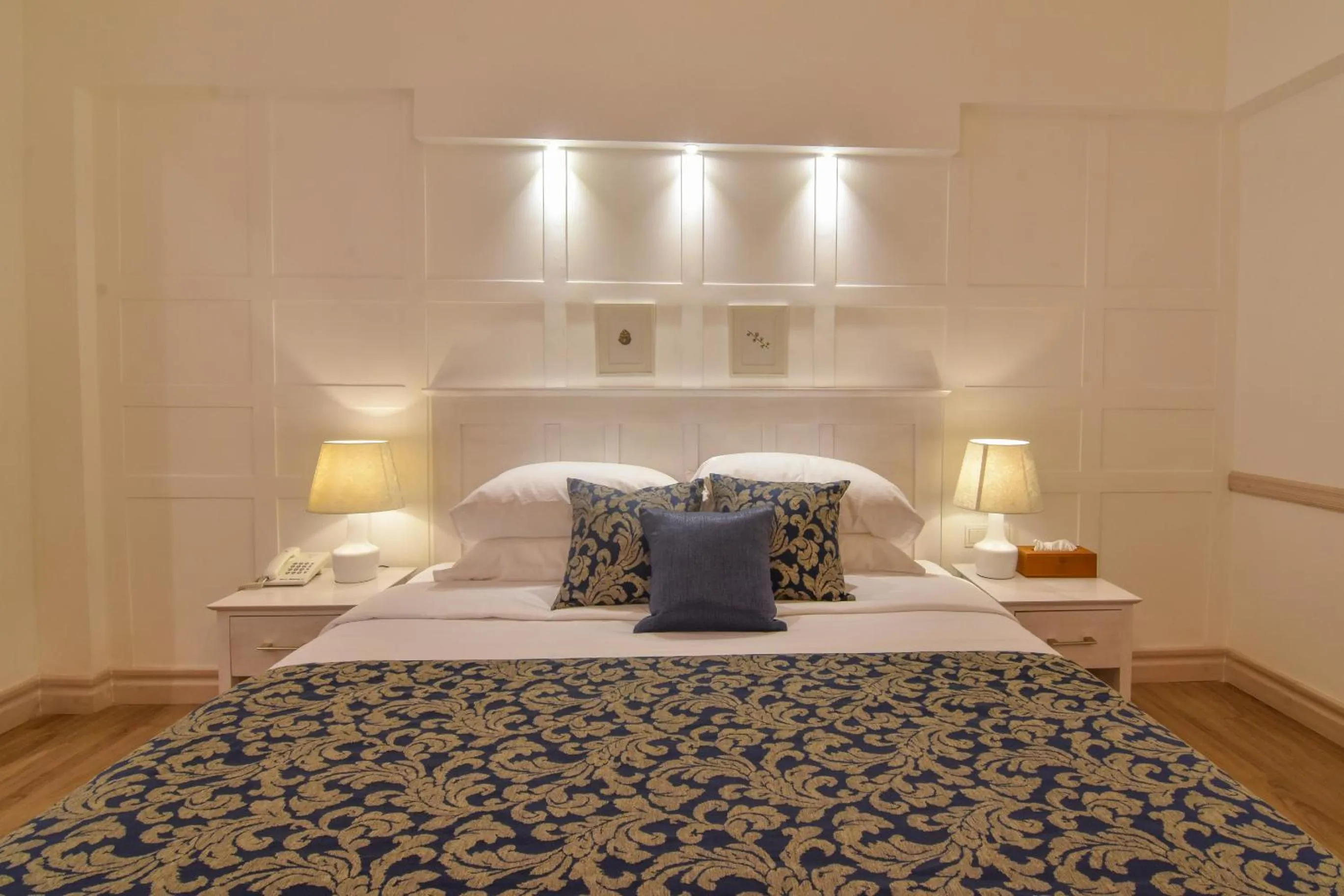 Bed in The Lynden Grove