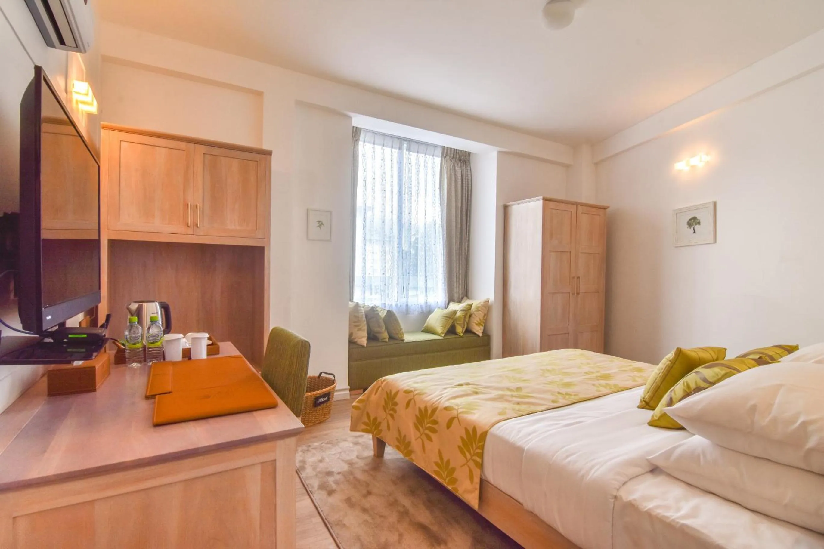 Bed in The Lynden Grove