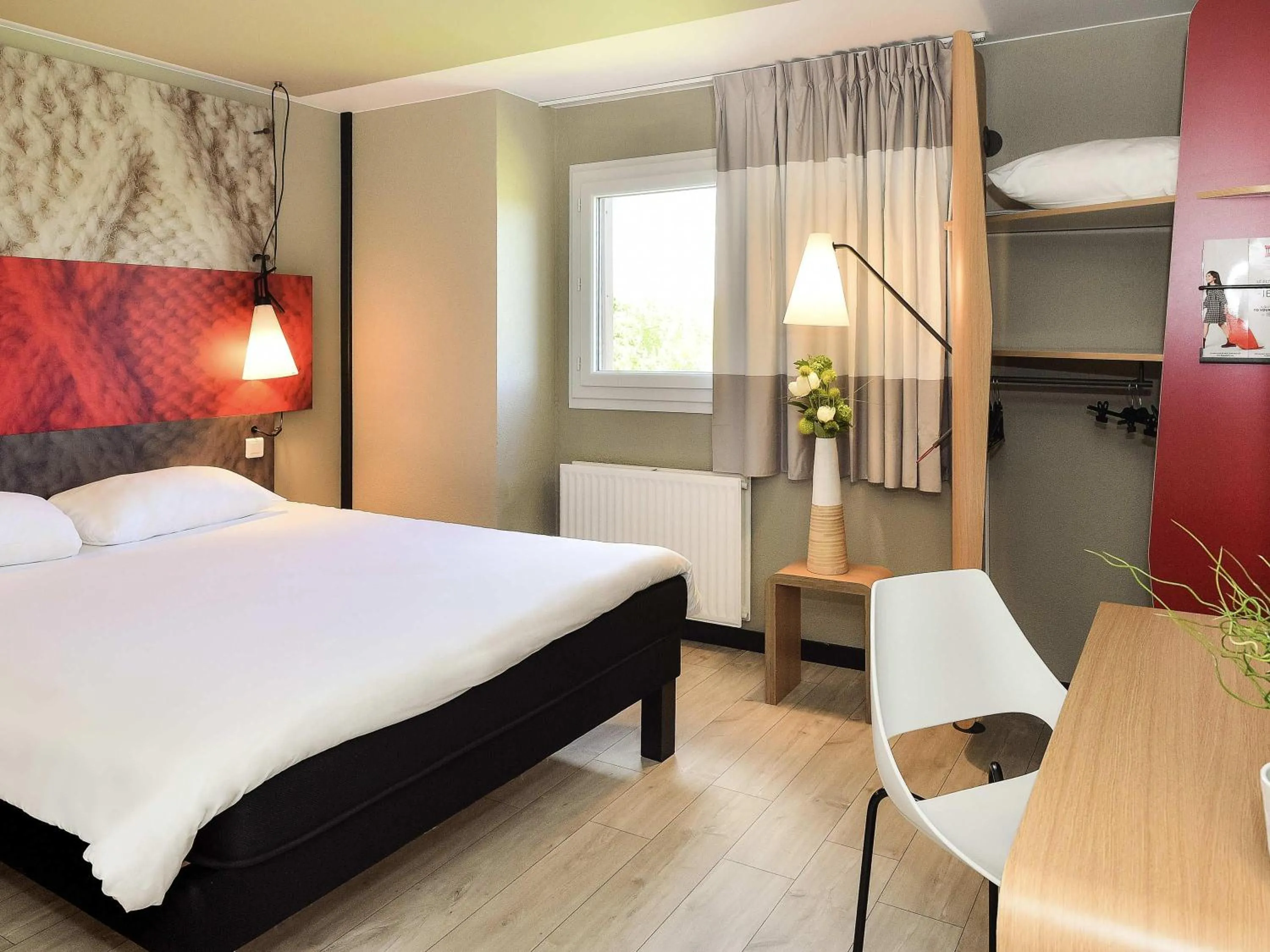 Bedroom, Bed in ibis Beaune La Ferme Aux Vins