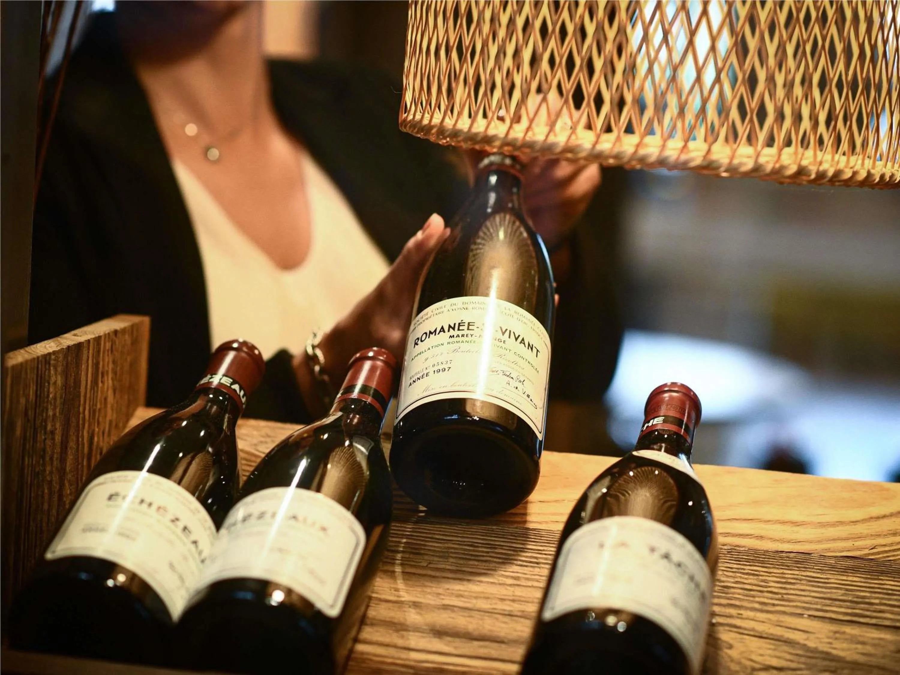 Lounge or bar in ibis Beaune La Ferme Aux Vins