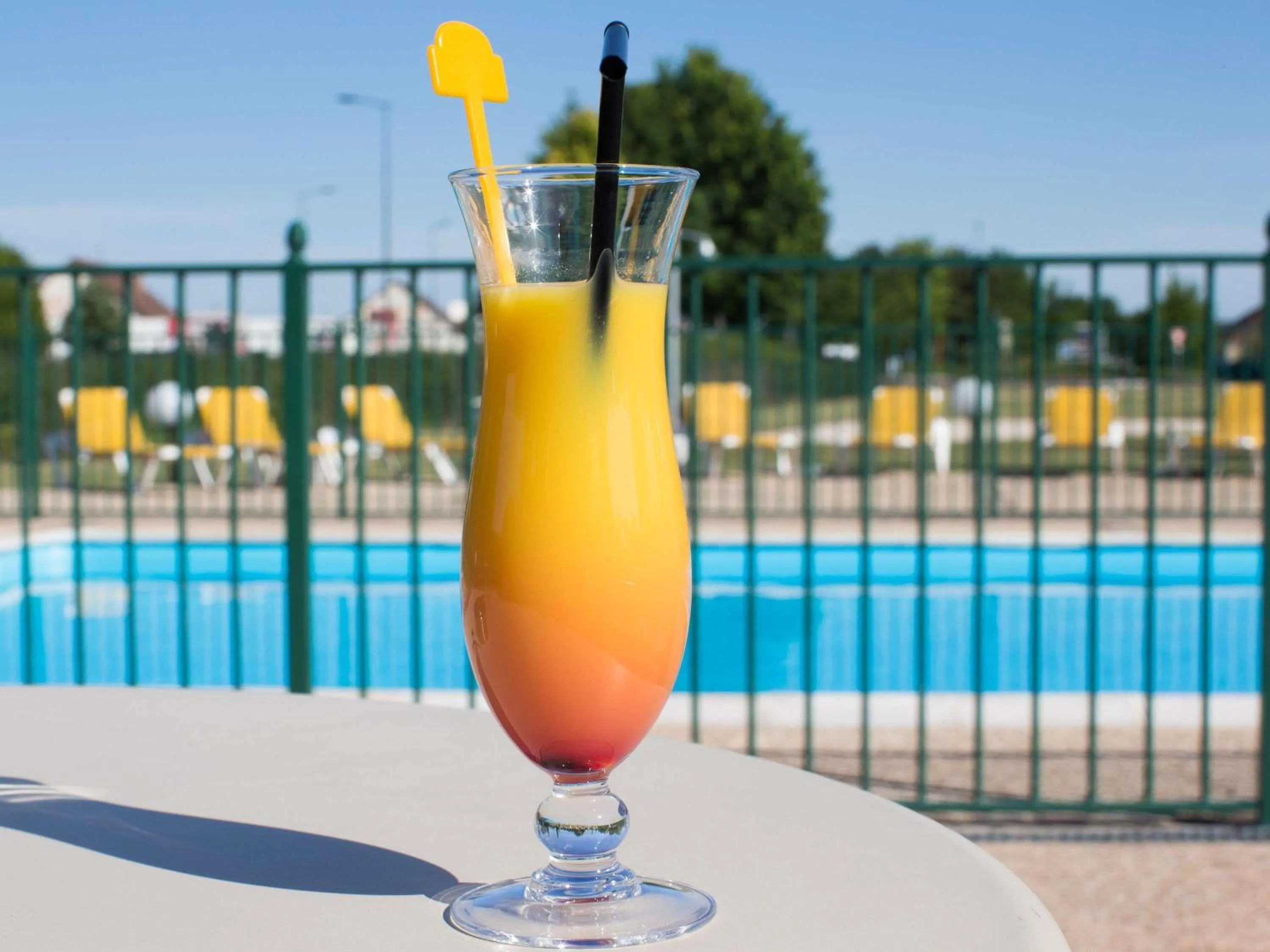 Lounge or bar in ibis Beaune La Ferme Aux Vins