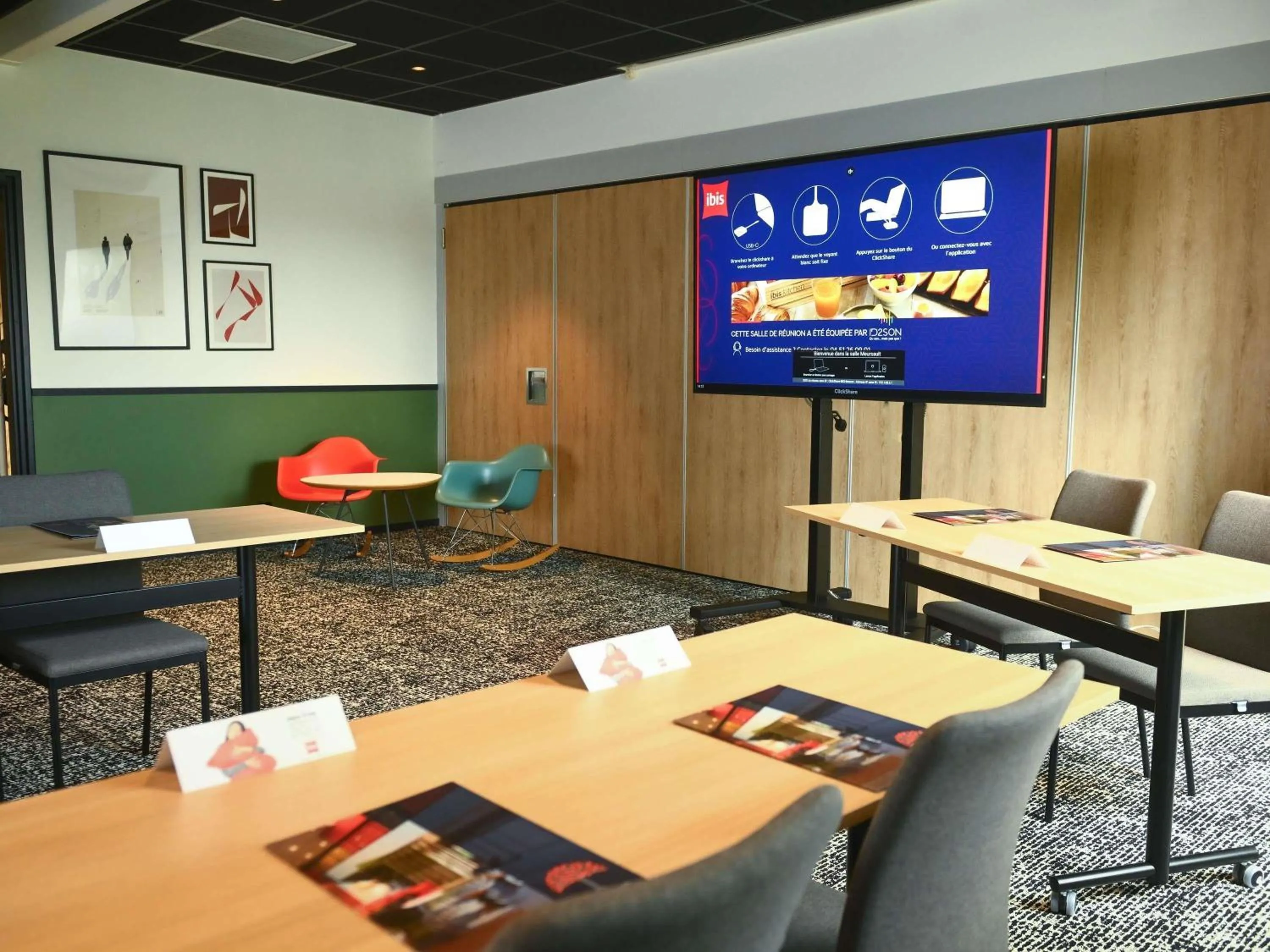 Meeting/conference room in ibis Beaune La Ferme Aux Vins