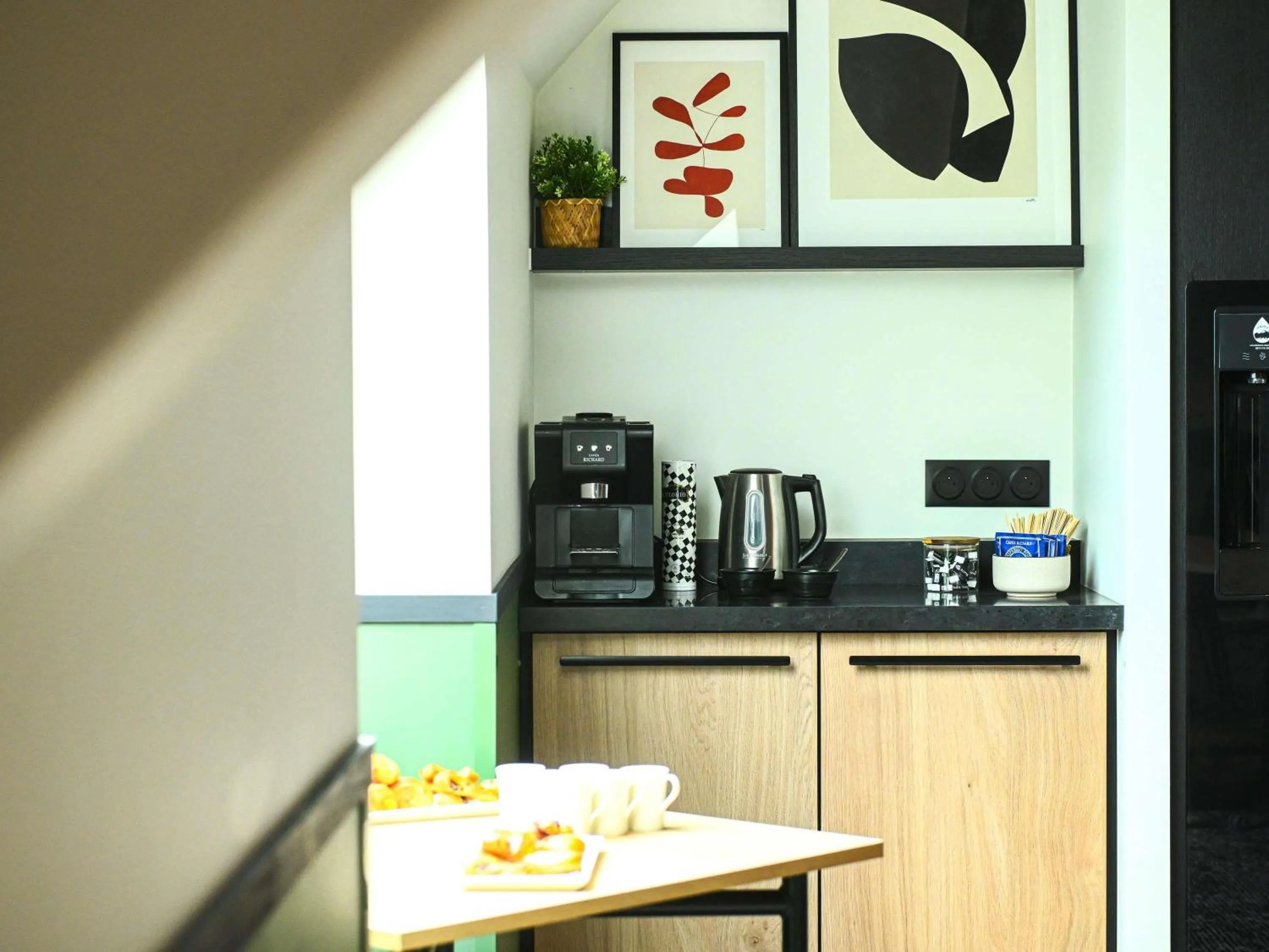 Meeting/conference room in ibis Beaune La Ferme Aux Vins