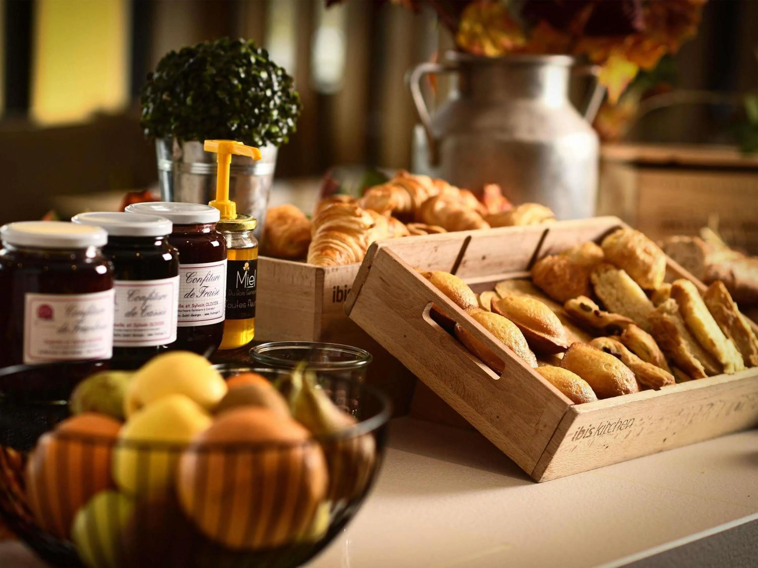Breakfast in ibis Beaune La Ferme Aux Vins