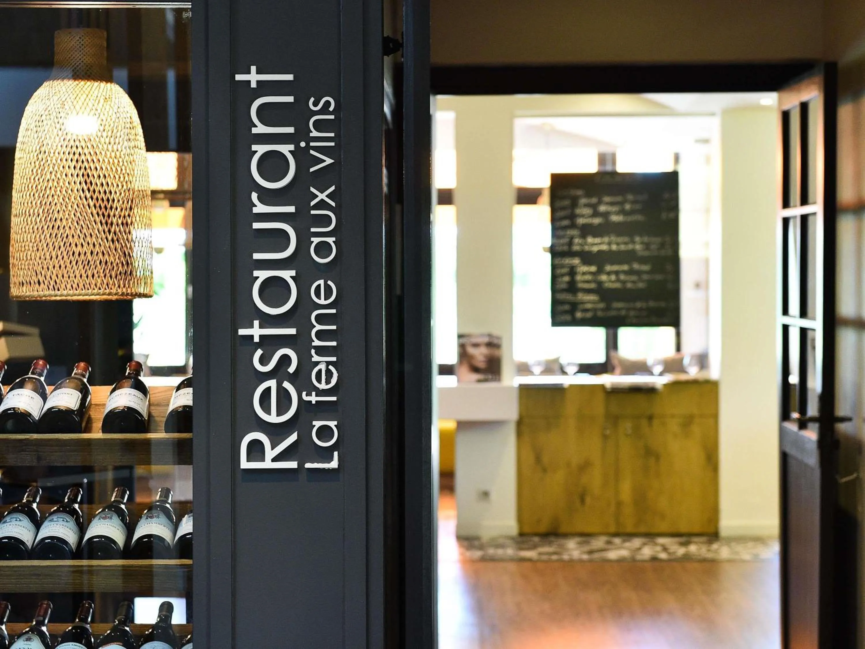 Property building in ibis Beaune La Ferme Aux Vins