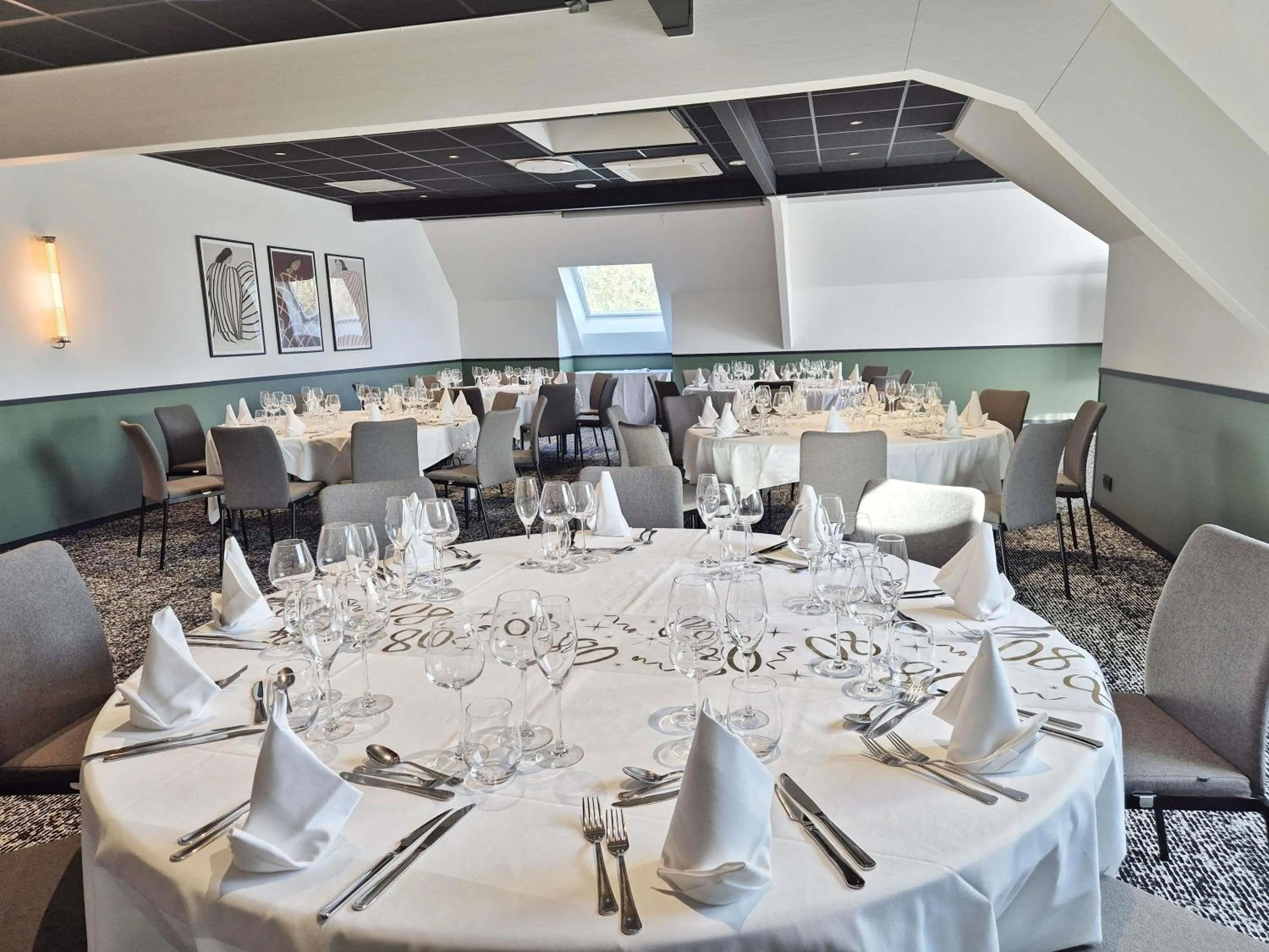 Business facilities in ibis Beaune La Ferme Aux Vins