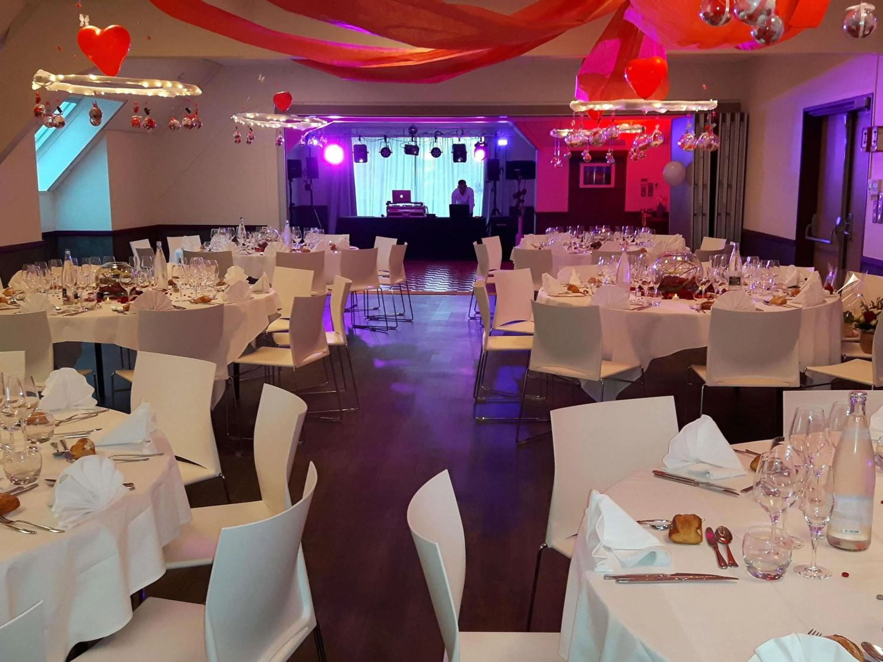 wedding in ibis Beaune La Ferme Aux Vins