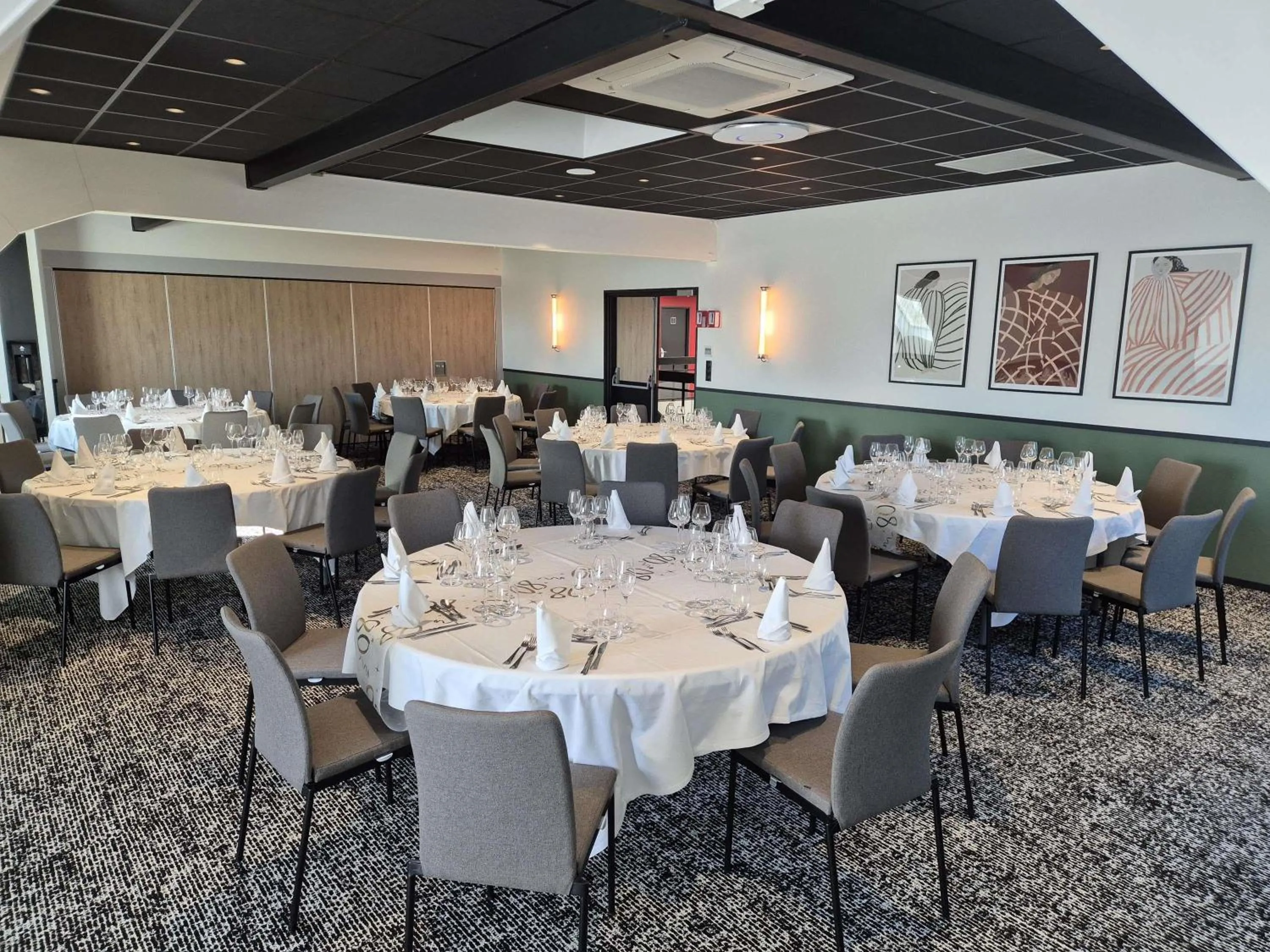 Business facilities in ibis Beaune La Ferme Aux Vins