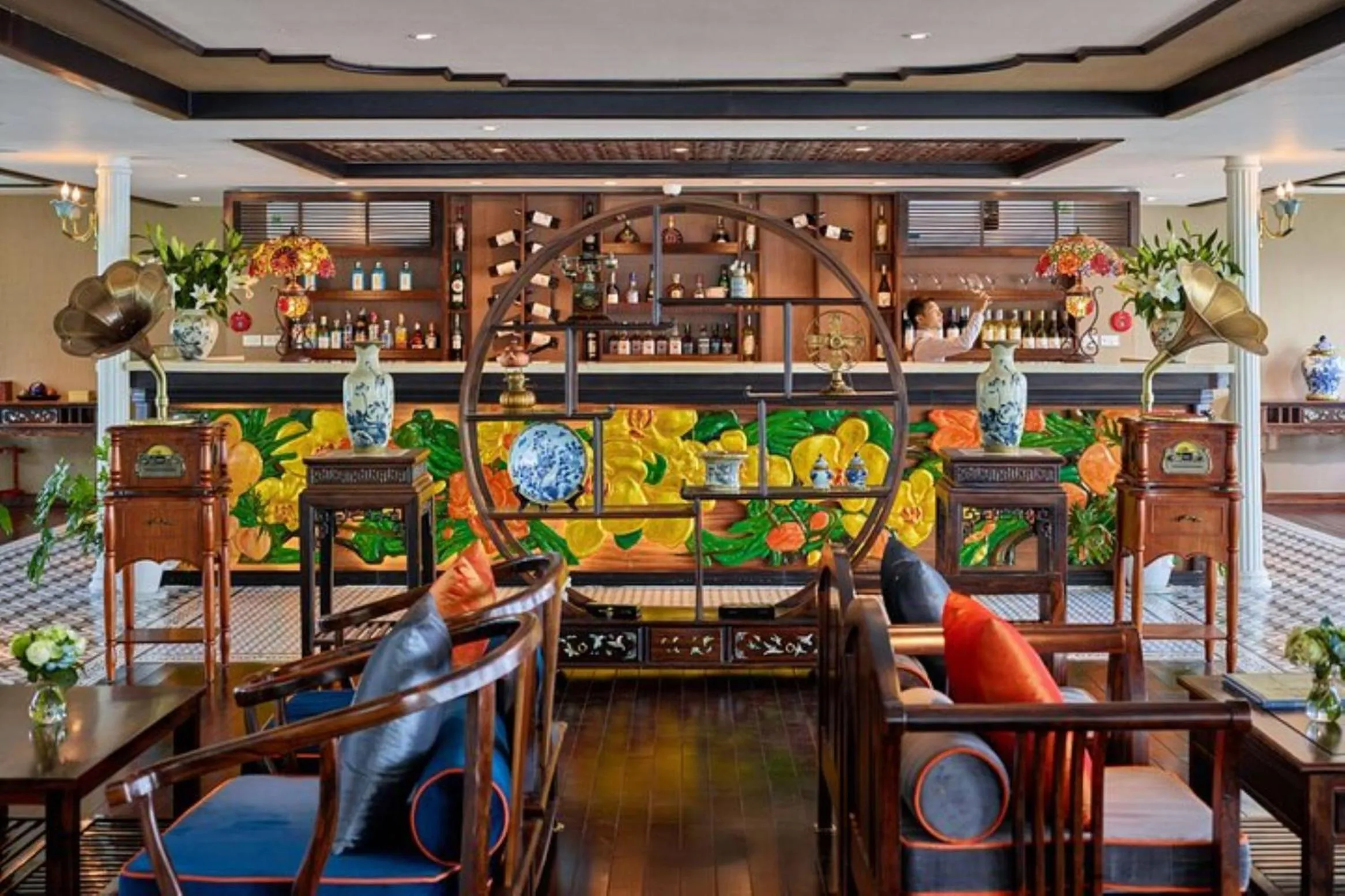 Living room in Indochine Cruise Lan Ha Bay