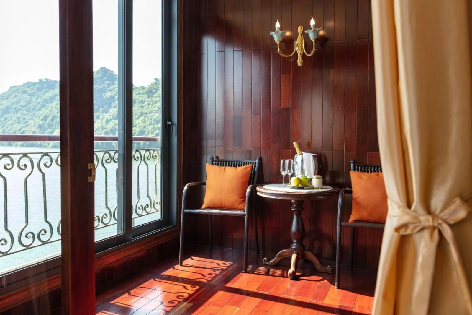 Balcony/Terrace in Indochine Cruise Lan Ha Bay