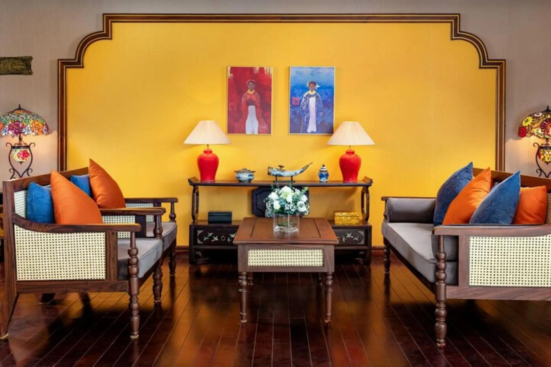 Living room in Indochine Cruise Lan Ha Bay