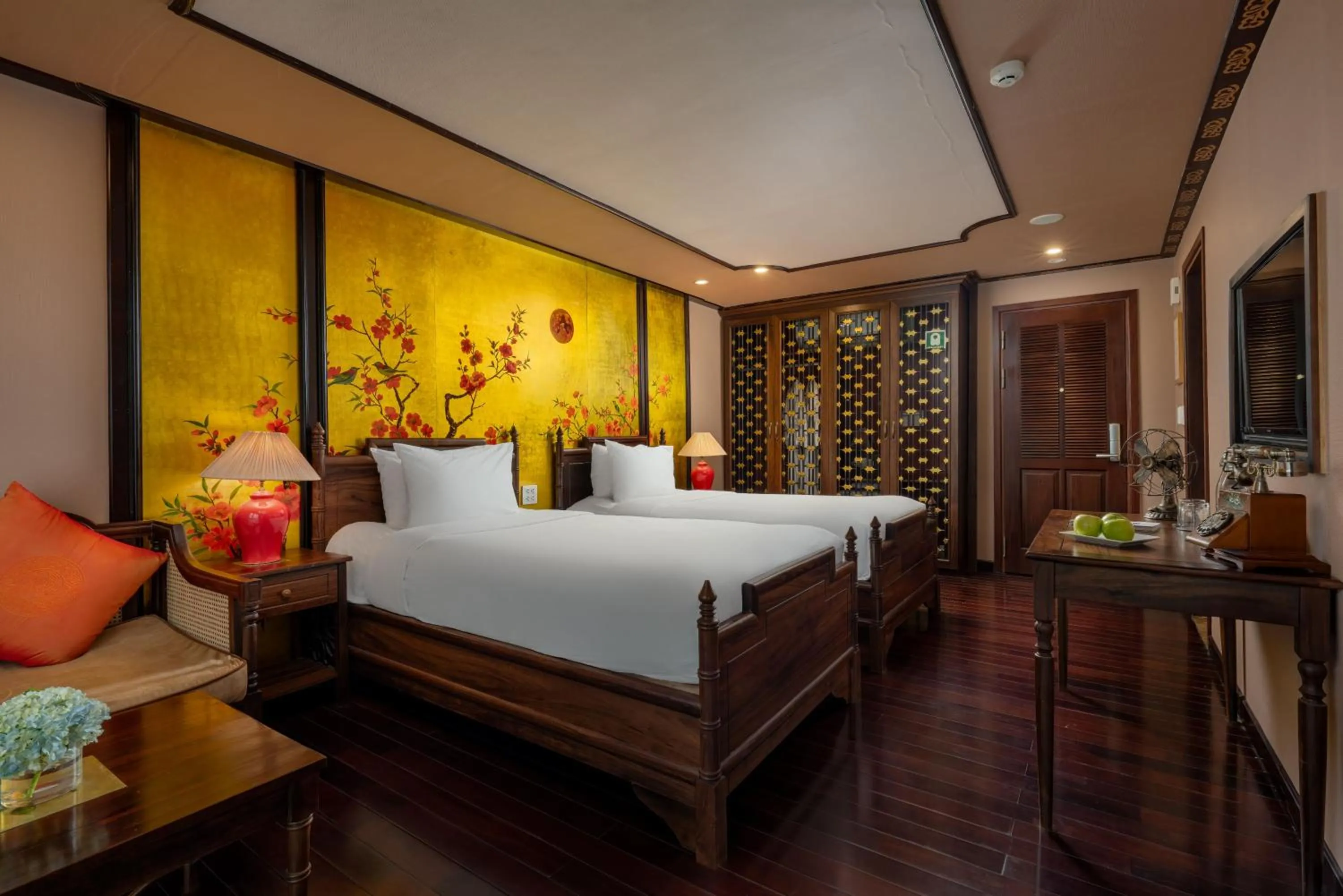 Photo of the whole room, Bed in Indochine Cruise Lan Ha Bay