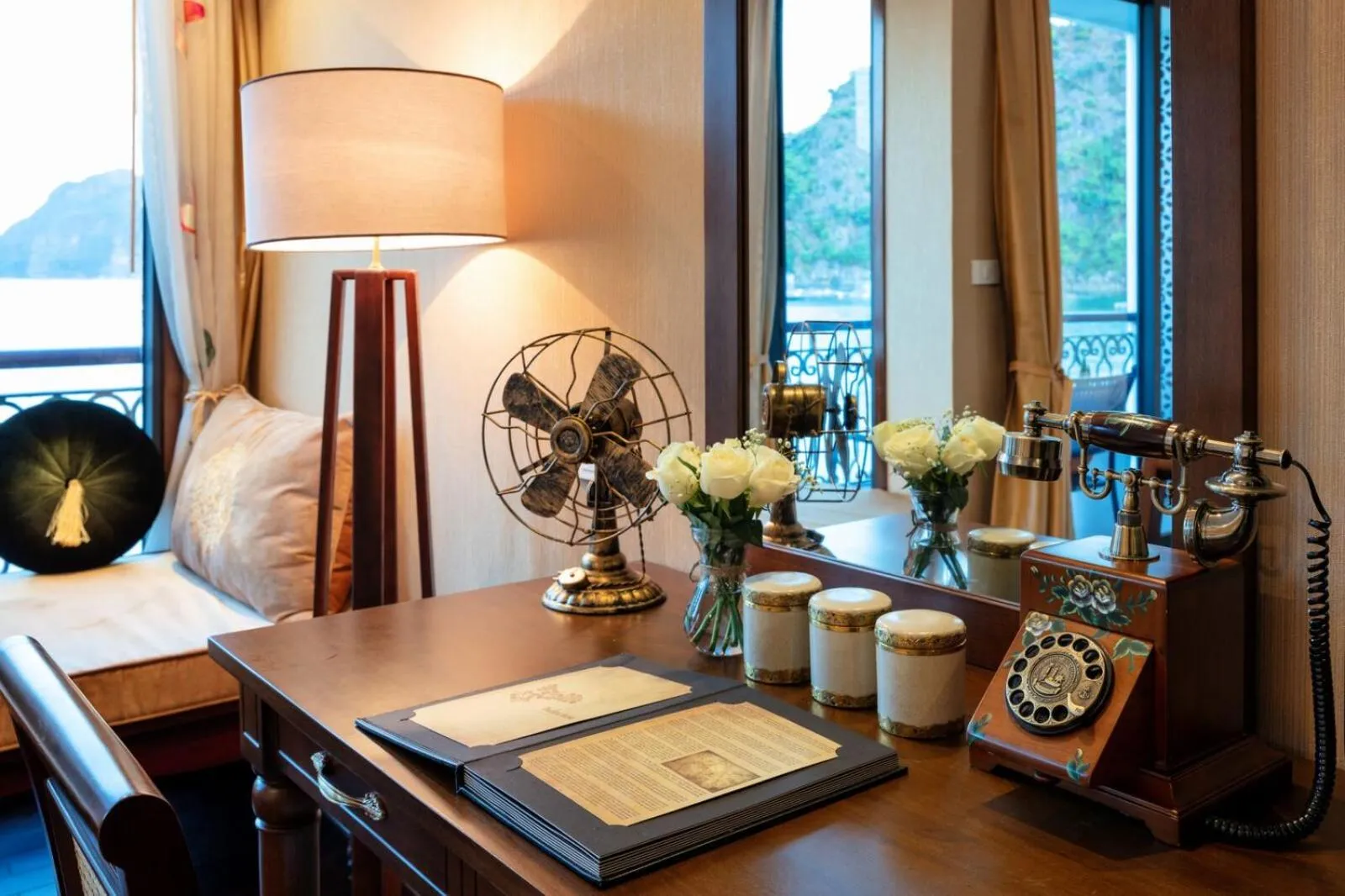 Decorative detail in Indochine Cruise Lan Ha Bay